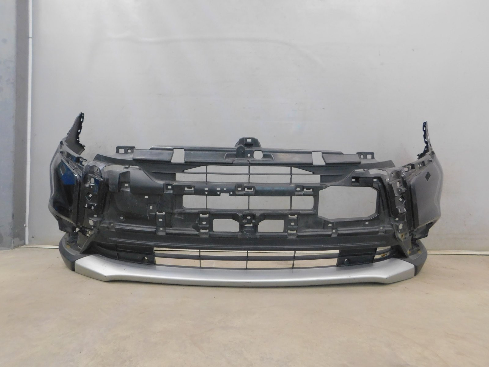 Бампер передний Mitsubishi Outlander 2012>