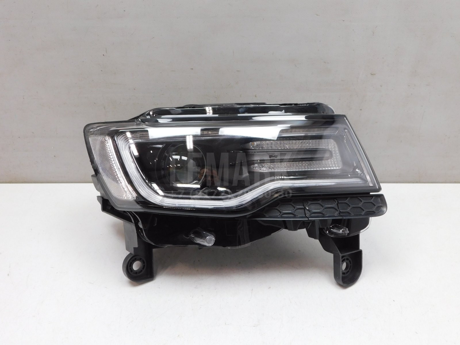 Фара правая Jeep Grand Cherokee (WK2) 2010> 68144708AF