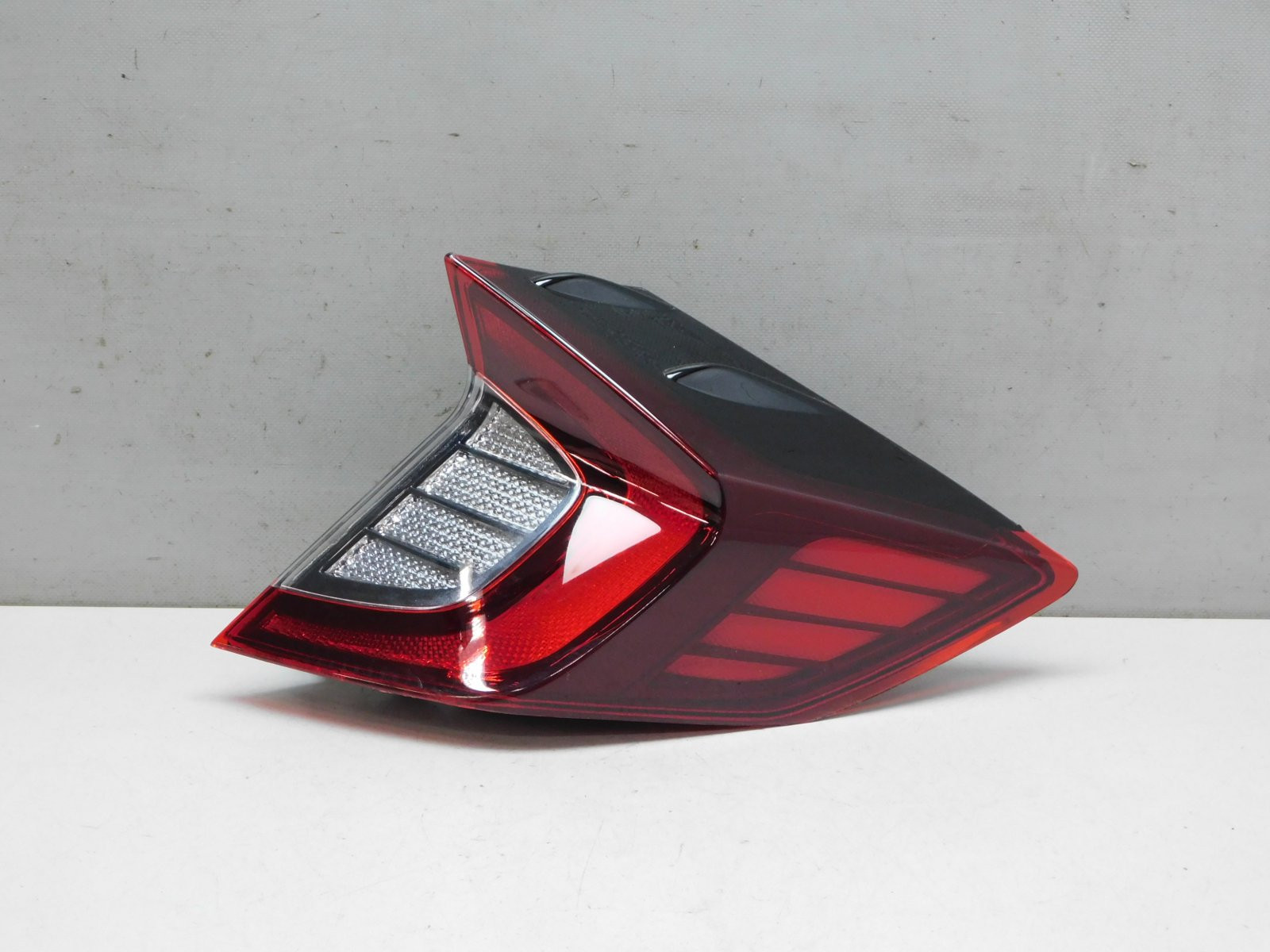 Фонарь задний наружный правый Hyundai Sonata VIII 2019>