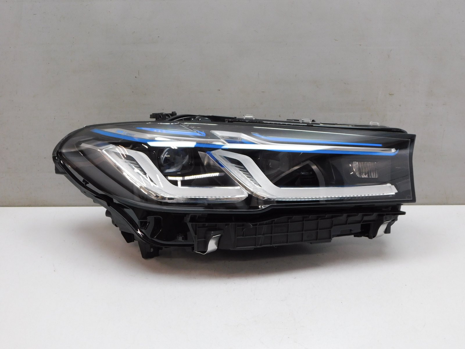 Фара правая BMW 5-серия G30 2016>