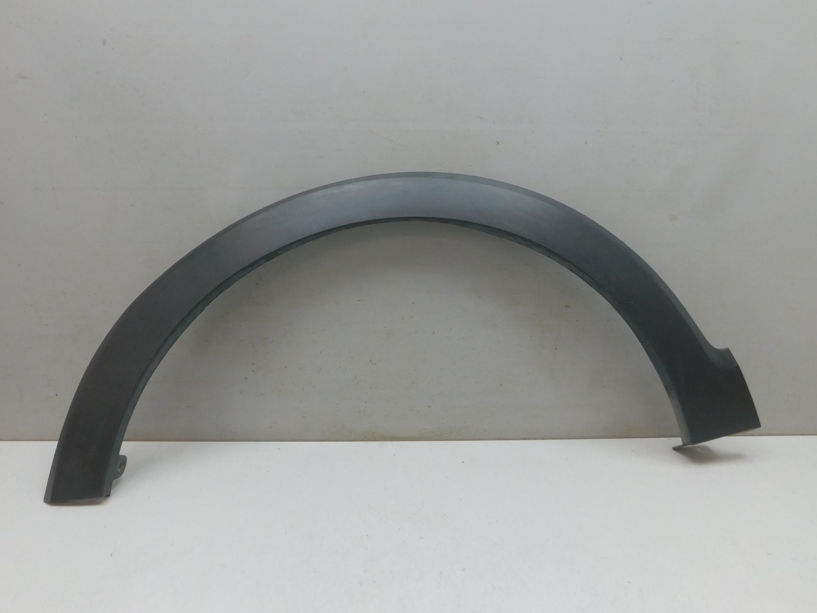 Накладка крыла переднего левого Renault Kaptur 2016>