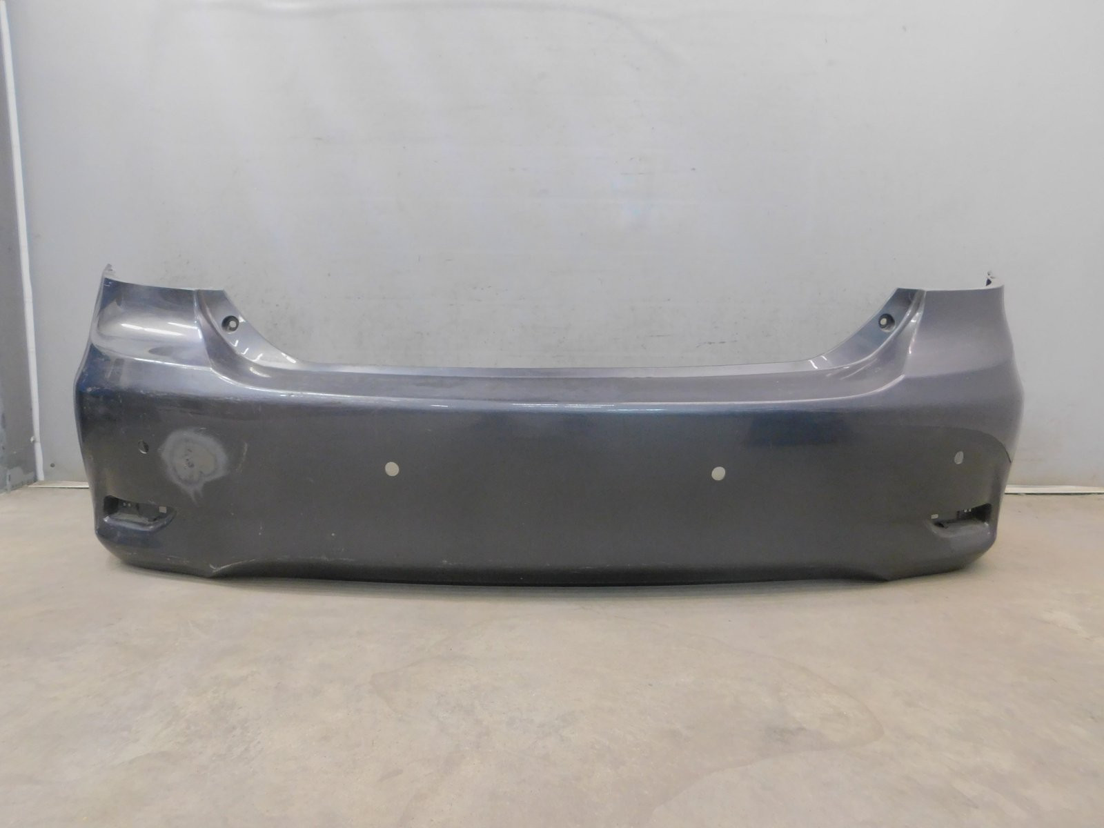 Бампер задний Toyota Corolla E15 2006-2013