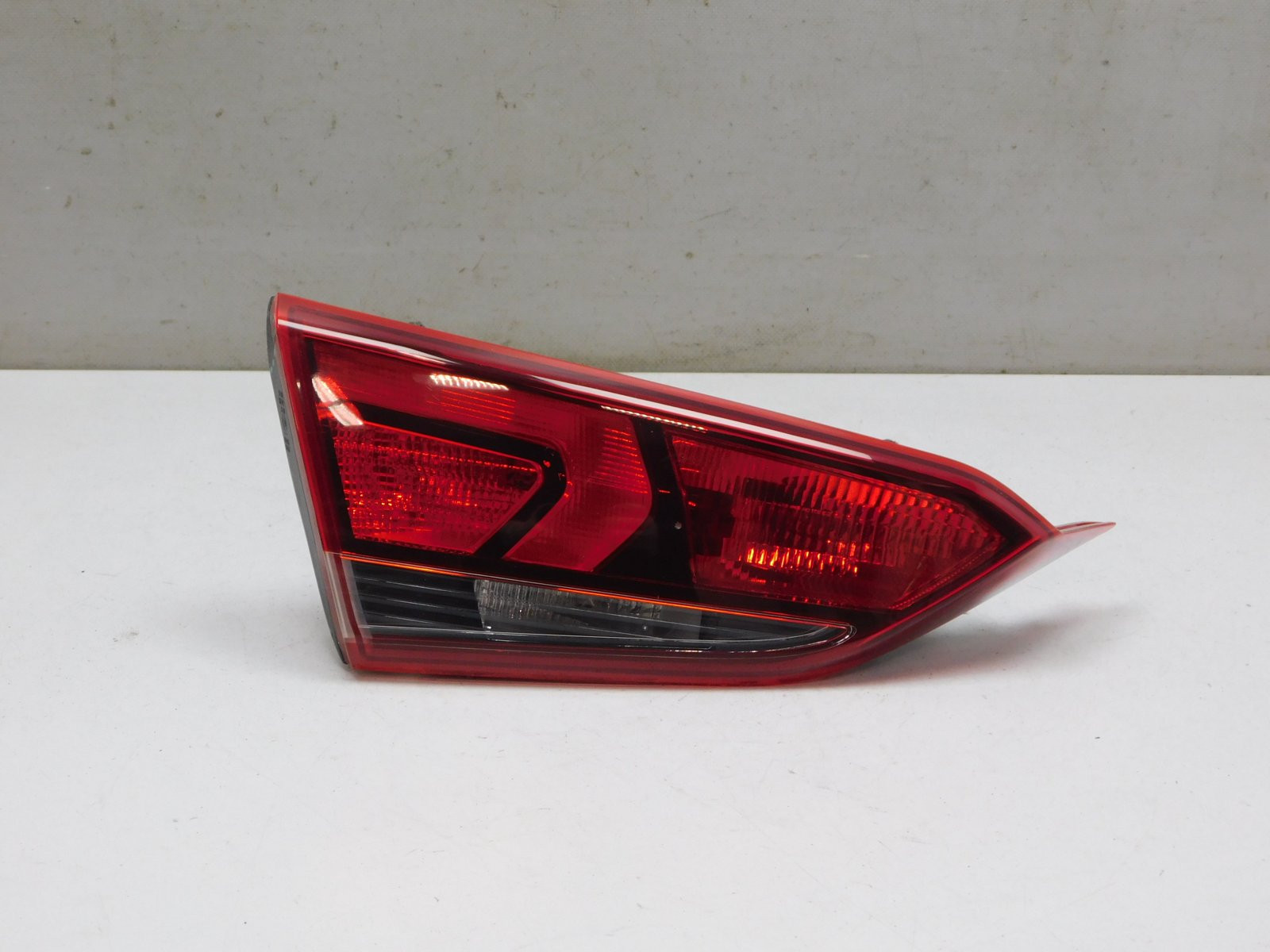 Фонарь задний внутренний левый Hyundai Solaris 2017>