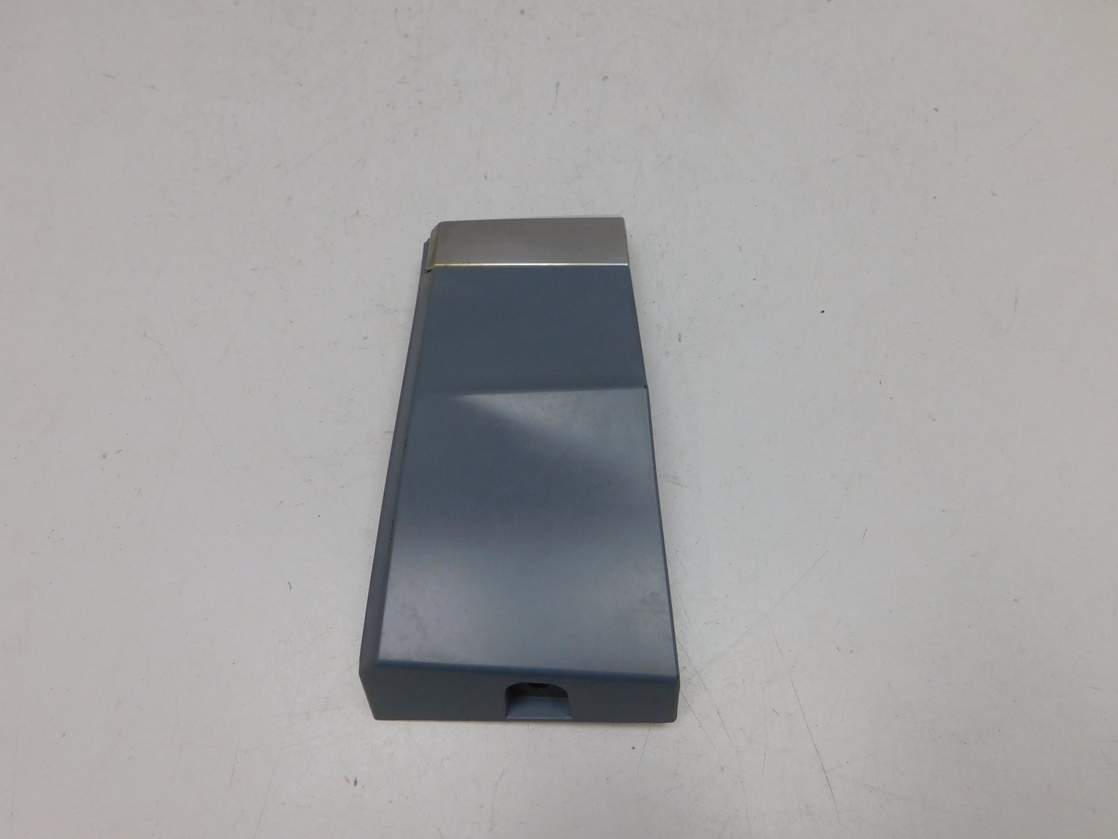 Накладка крыла переднего левого Volkswagen Touareg 2018>