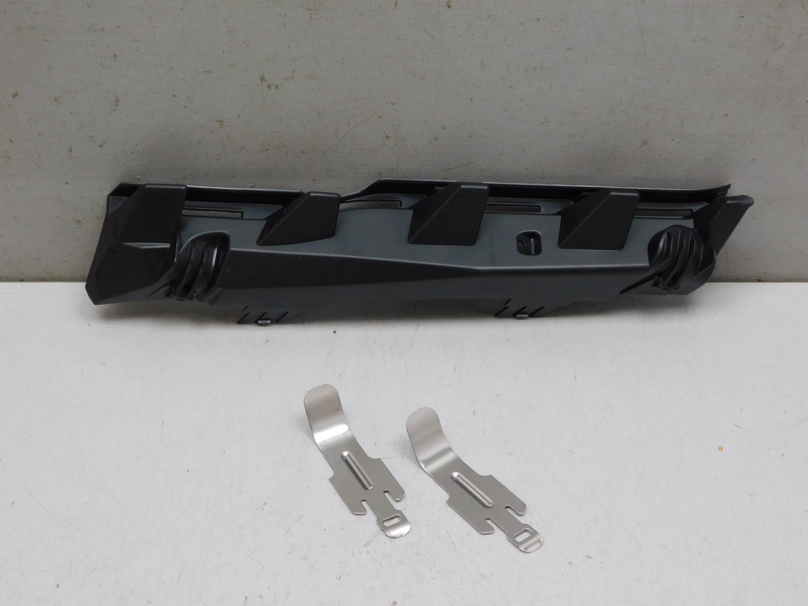 Крепеж фары BMW X5 G05 2018>