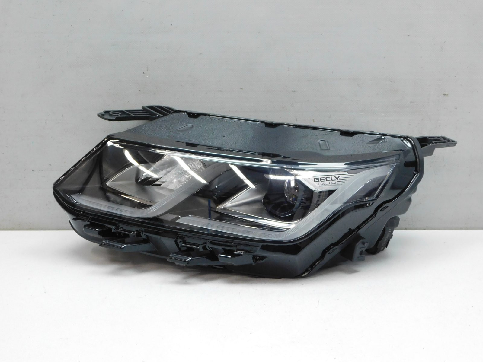 Фара левая Geely Coolray I 2020>