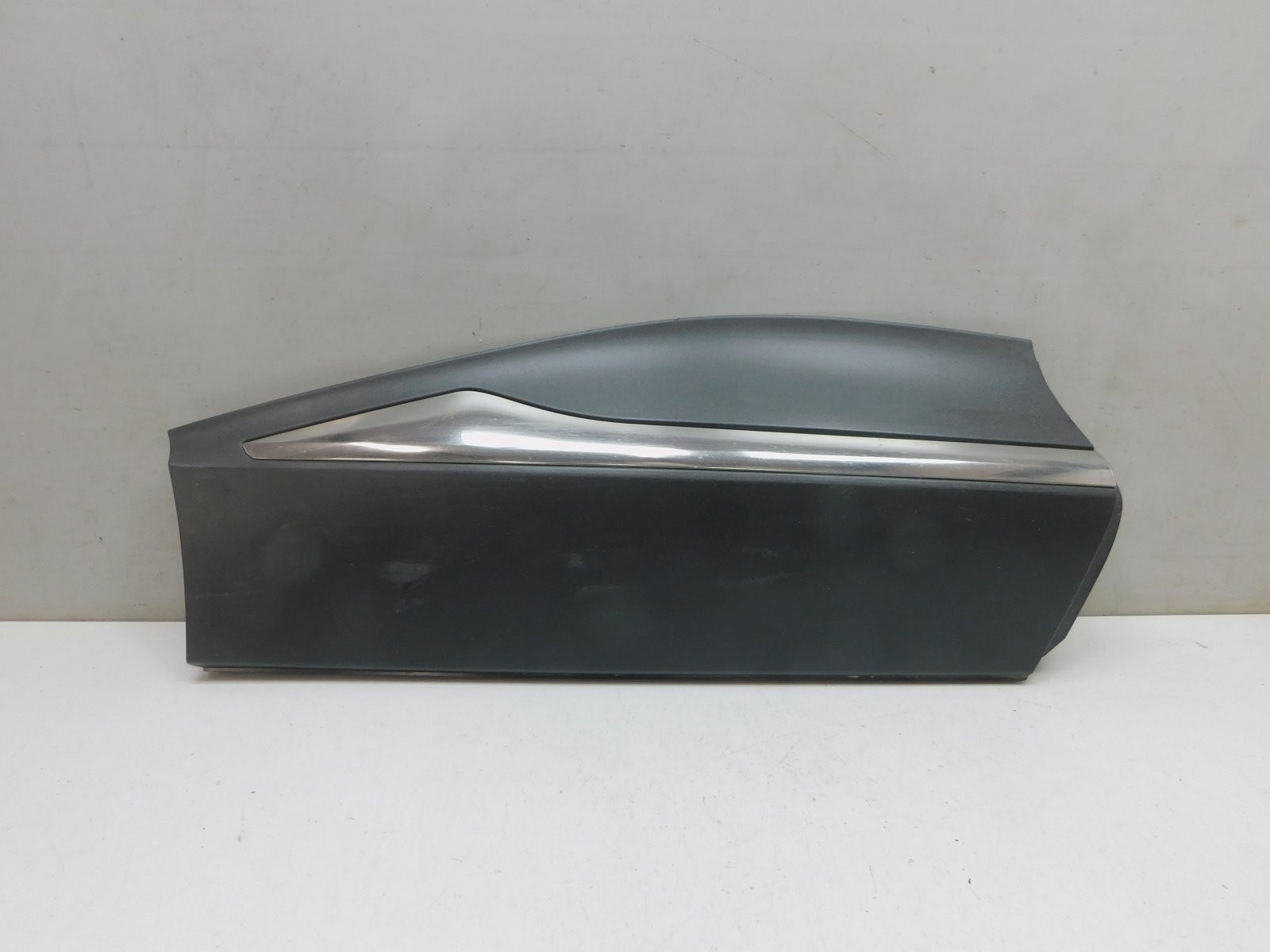 Накладка двери задней правой Renault Kaptur 2016>