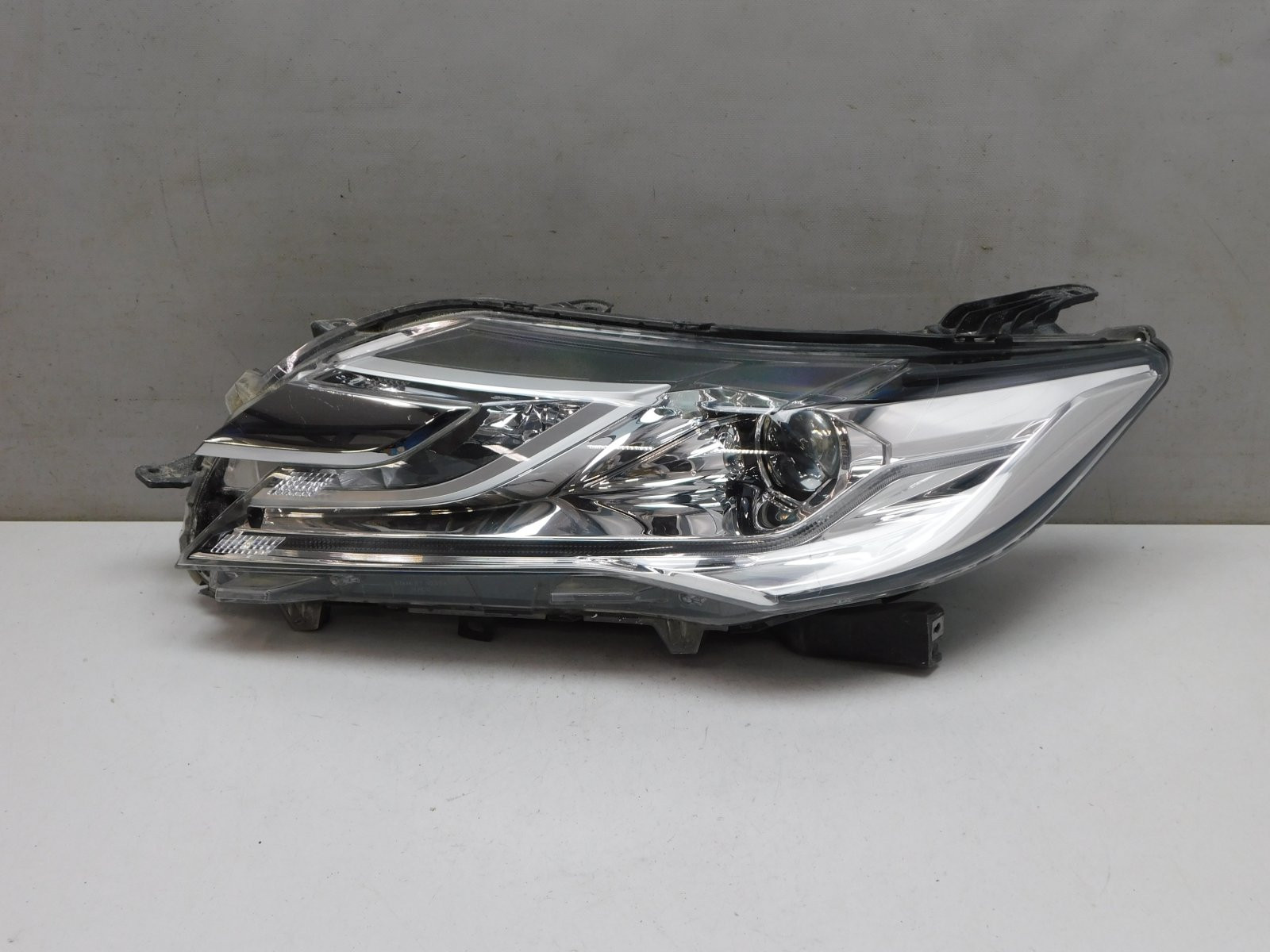 Фара левая Mitsubishi Pajero/Montero Sport (KS) 2015>