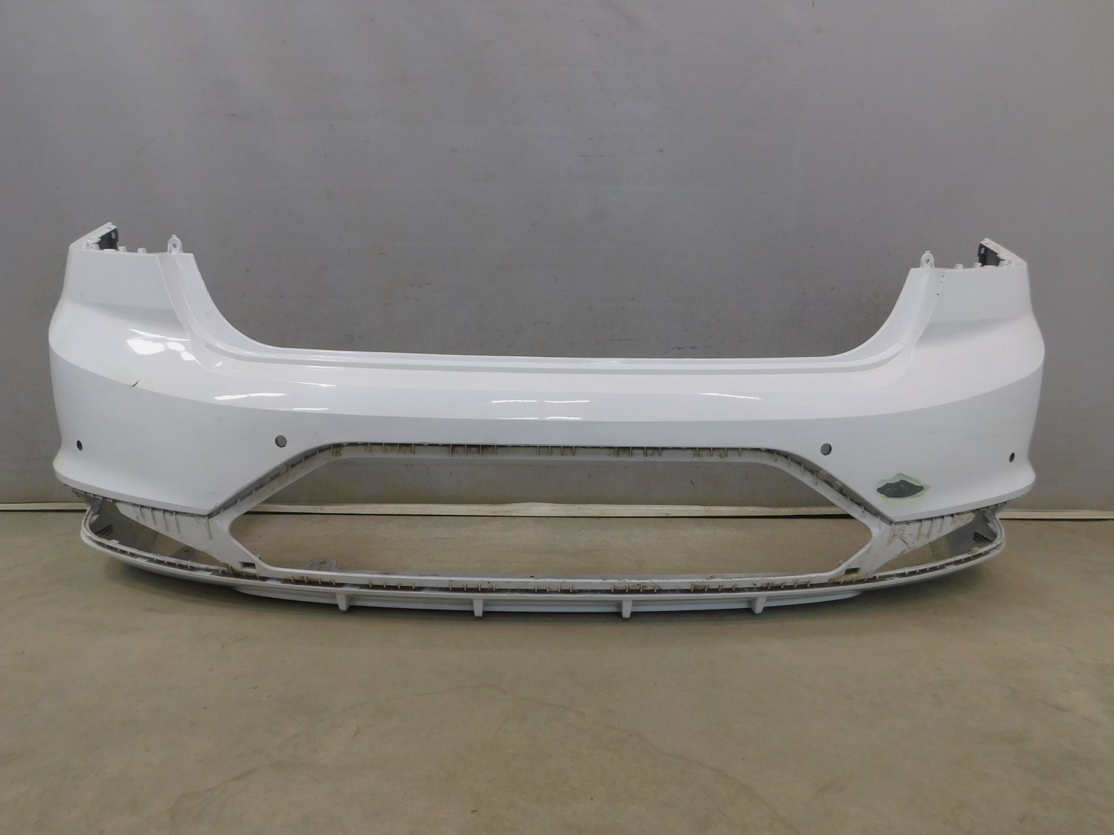 Бампер задний Hyundai Elantra 2016>