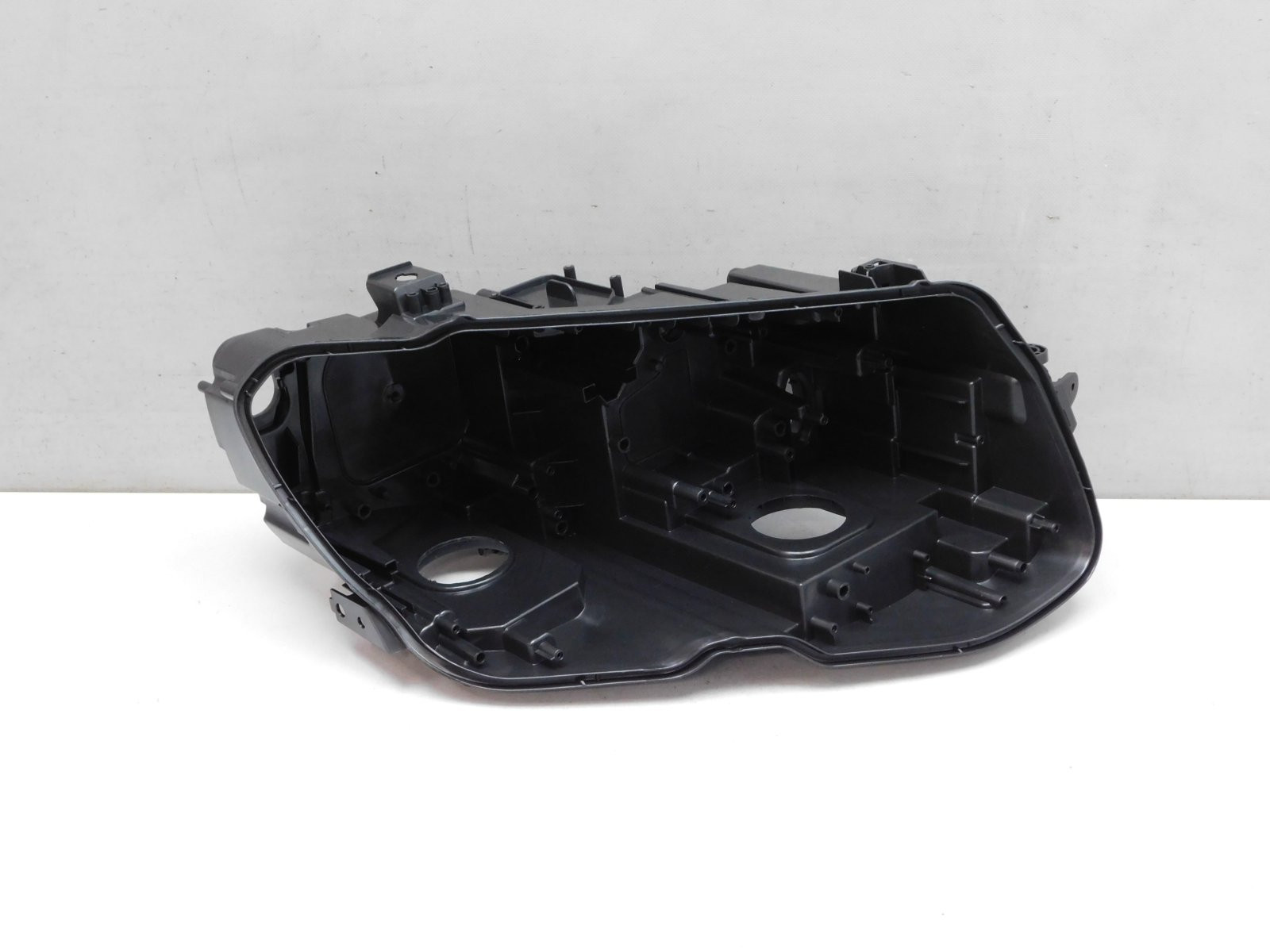 Корпус фары правой Volkswagen Tiguan 2017>