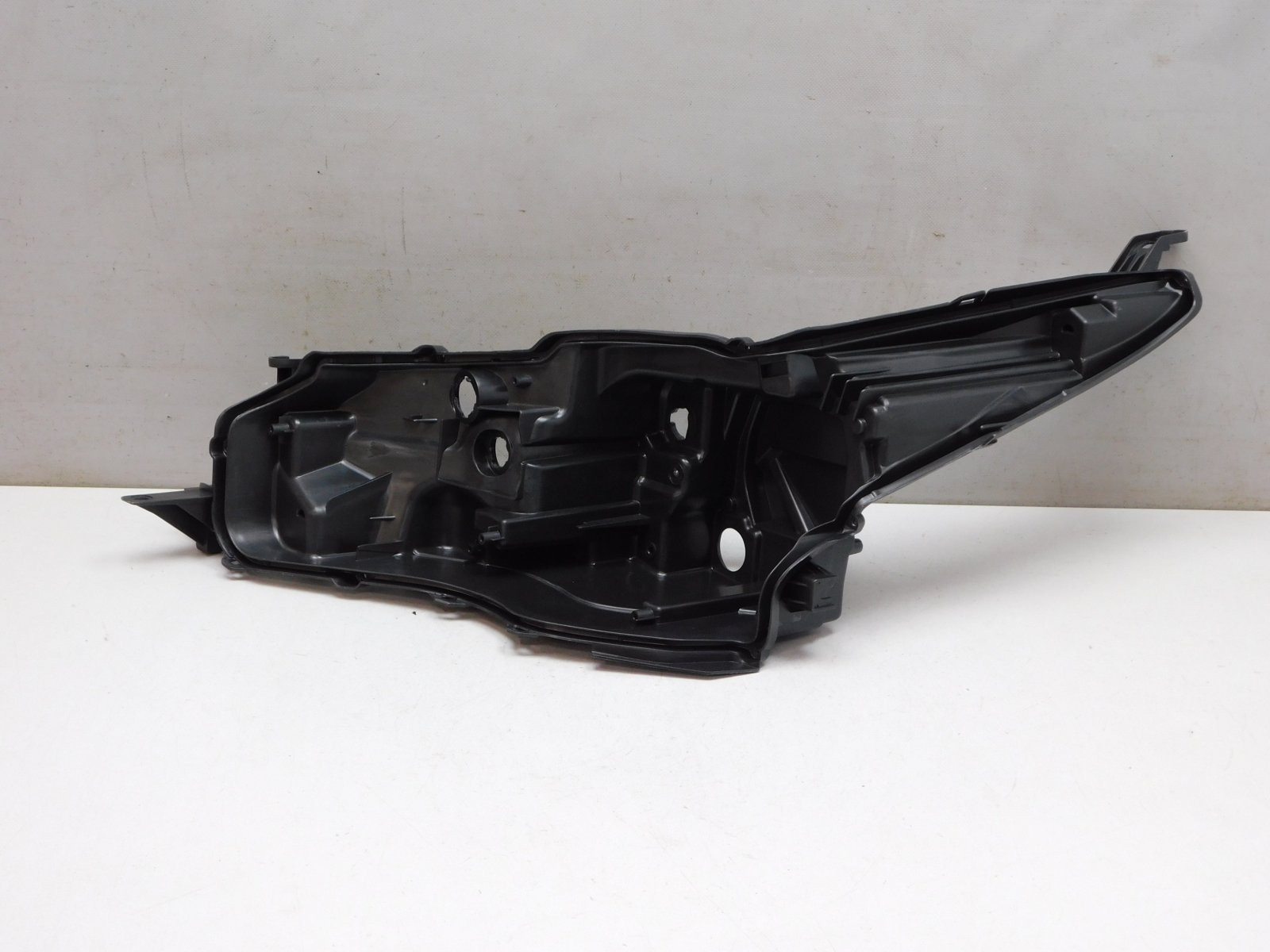 Корпус фары левой Toyota Fortuner 2015>