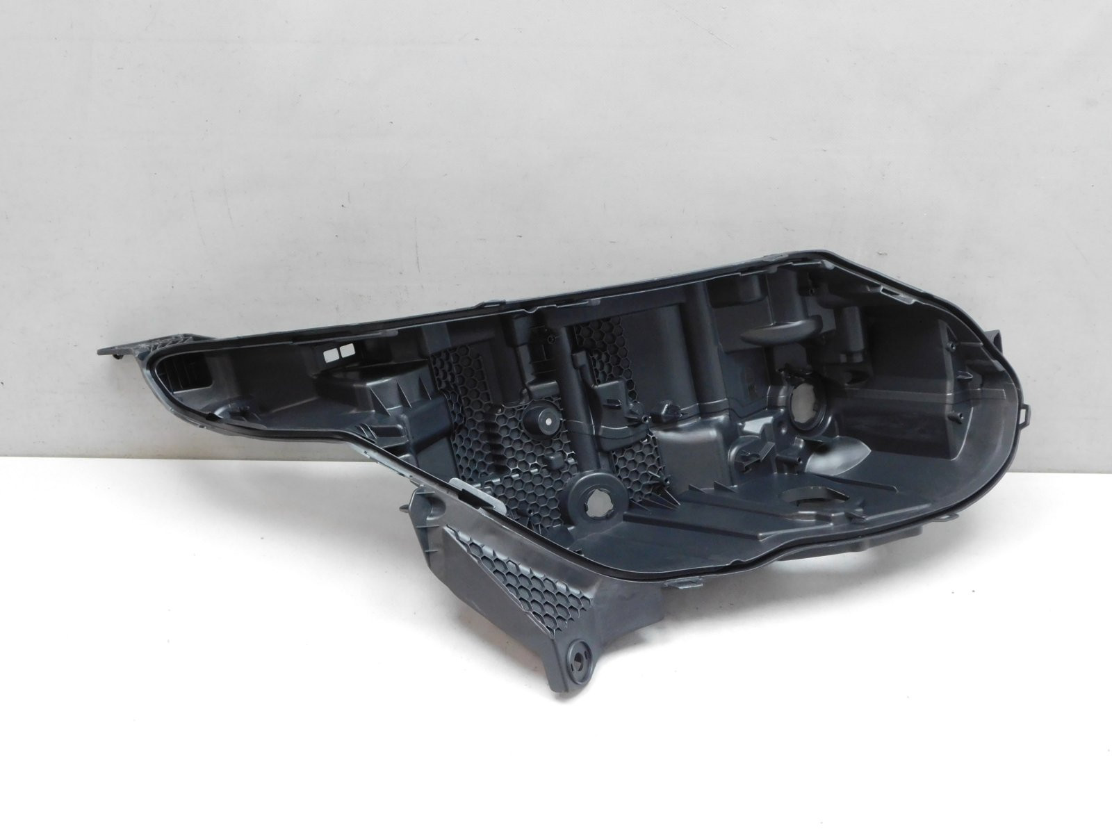 Корпус фары правой Land Rover Range Rover Velar 2017>