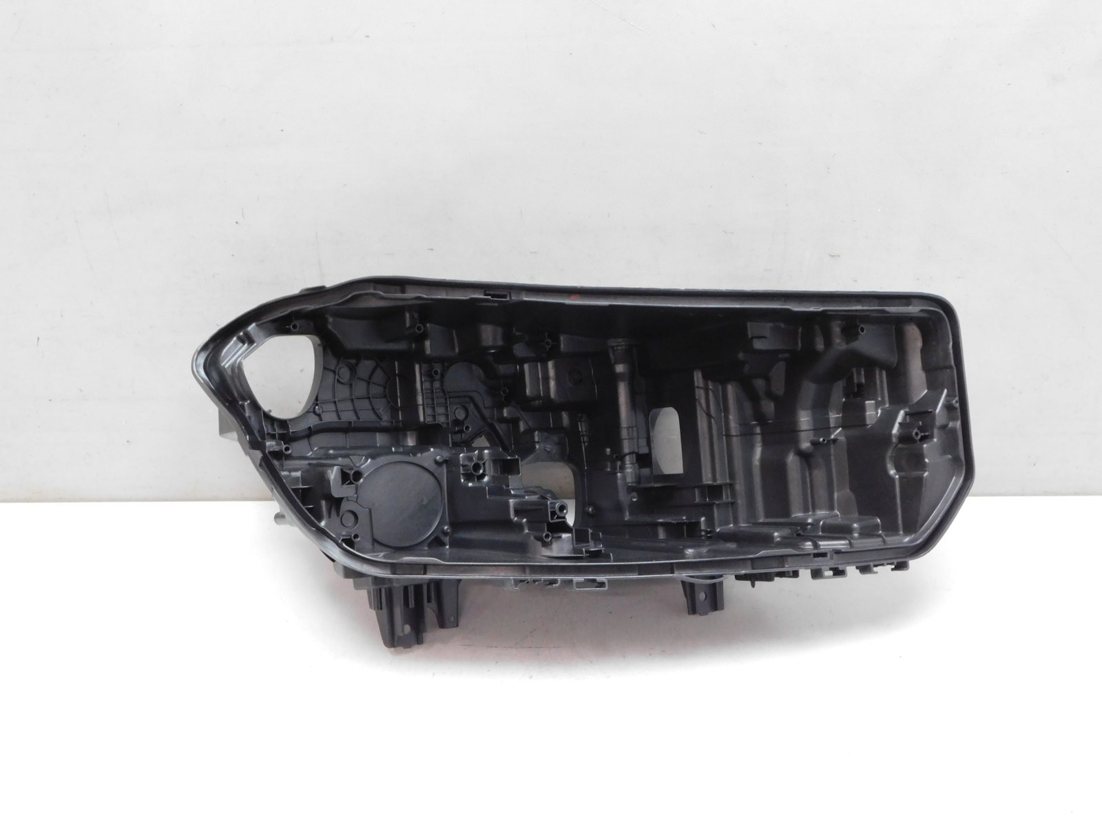 Корпус фары правой BMW 6-серия Gran Turismo G32 2017>