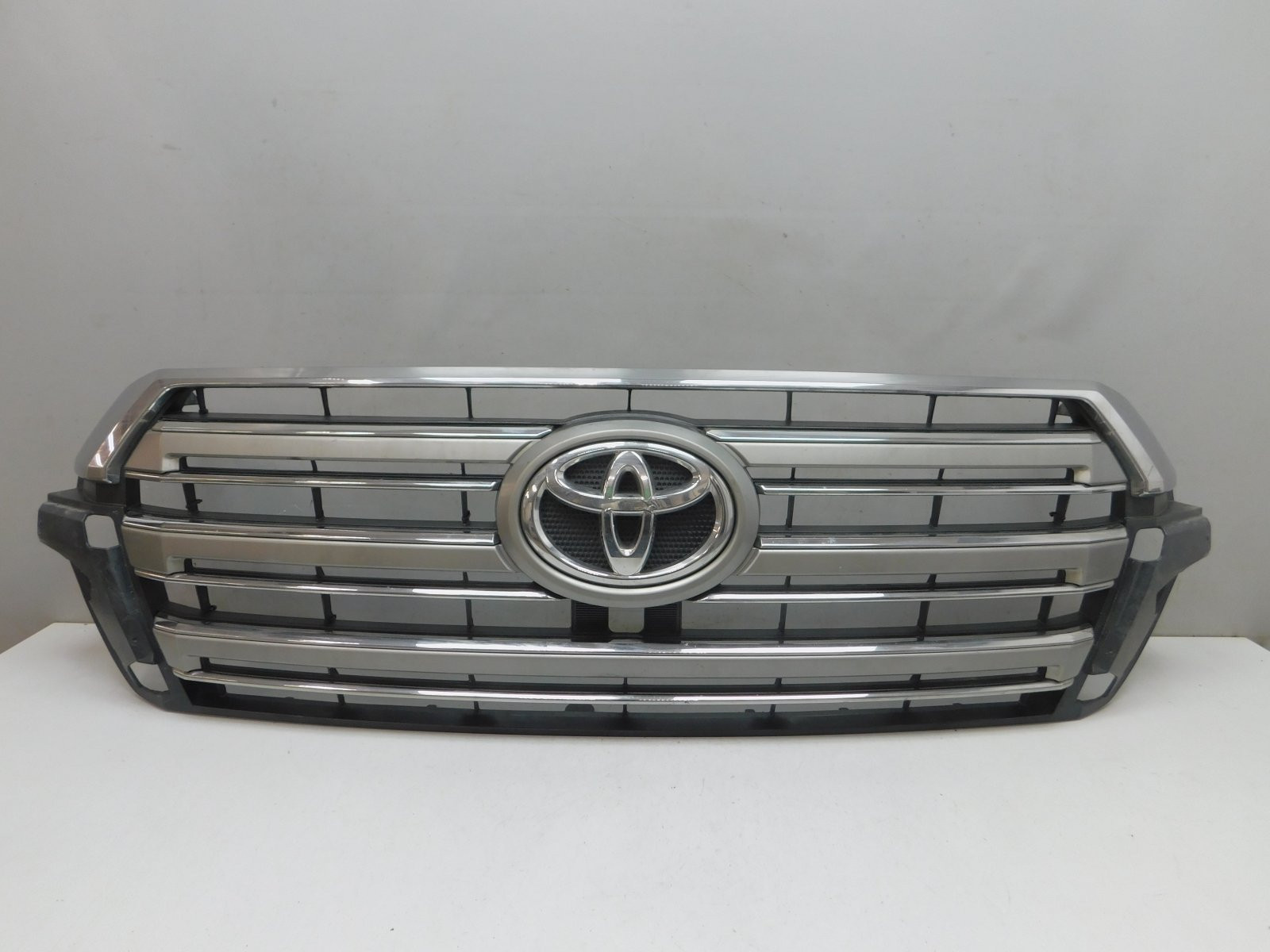 Решетка радиатора Toyota Land Cruiser (200) 2008>