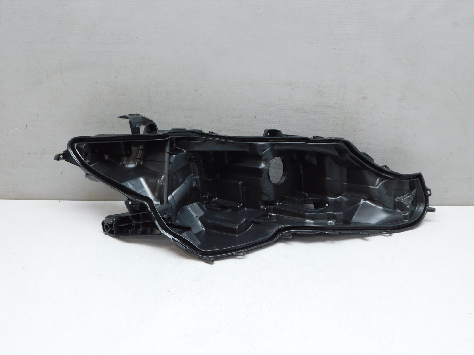 Корпус фары правой Toyota Camry V70 2017>