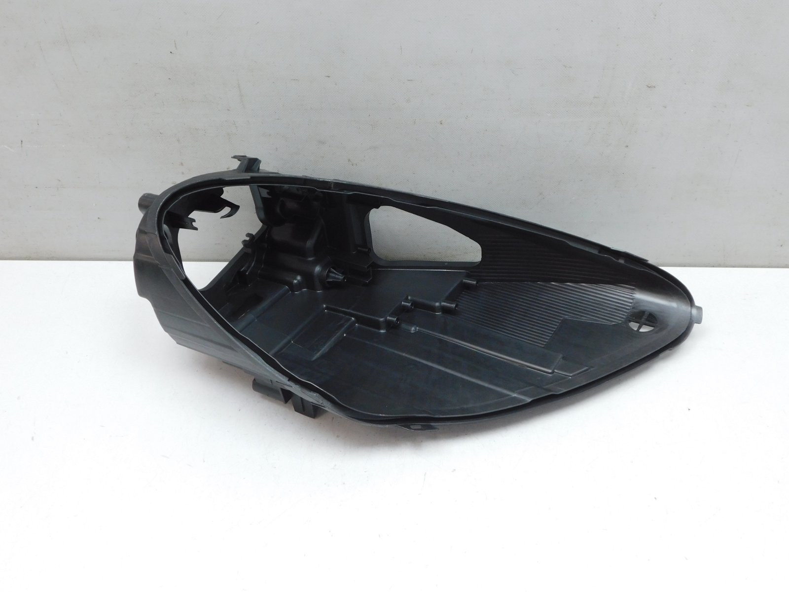 Корпус фары правой Porsche Cayenne 2010-2017