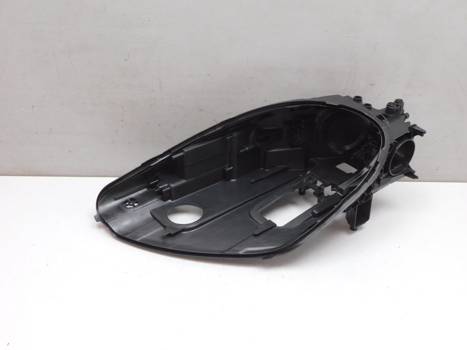 Корпус фары левой Porsche Cayenne 2017>