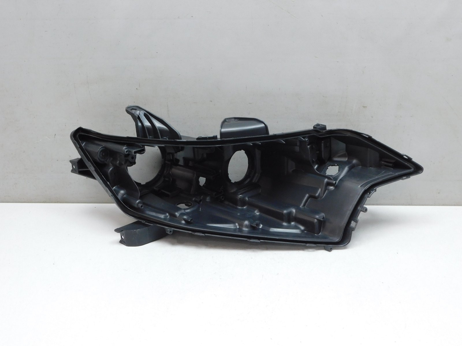 Корпус фары правой Mitsubishi Outlander 2012>