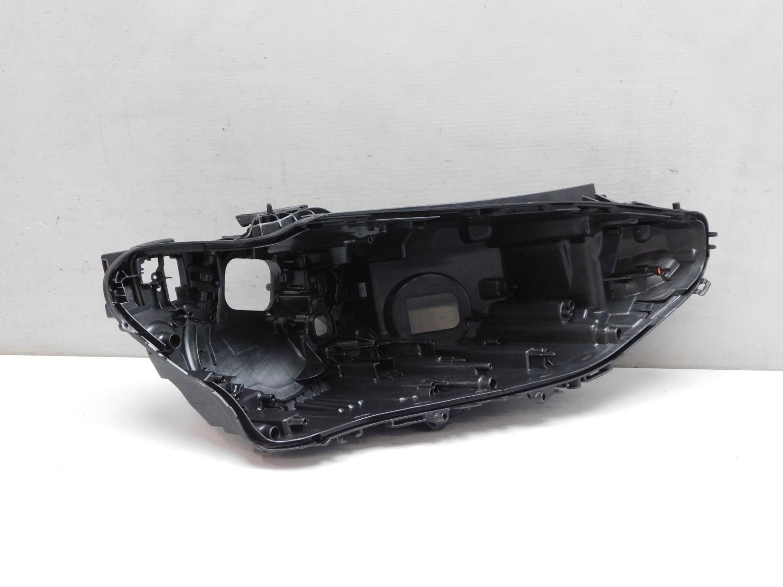 Корпус фары правой BMW 4-серия G22 2020>