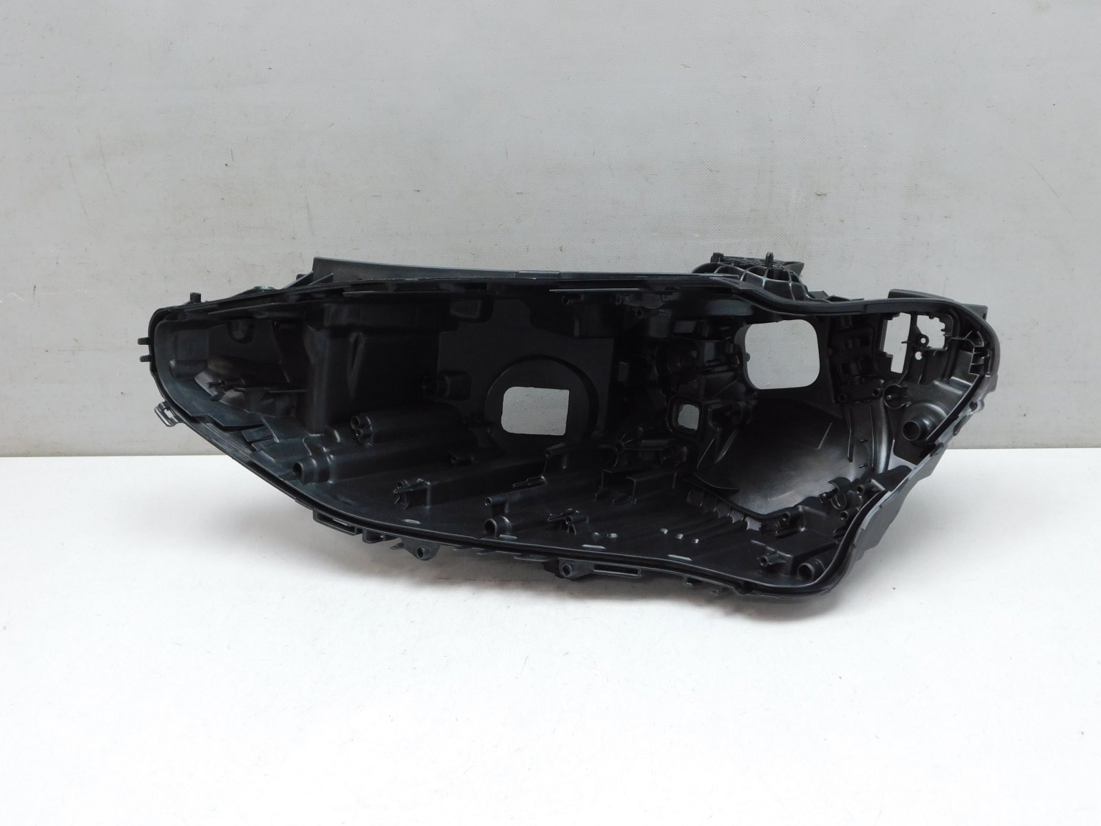 Корпус фары левой BMW 4-серия G22 2020>