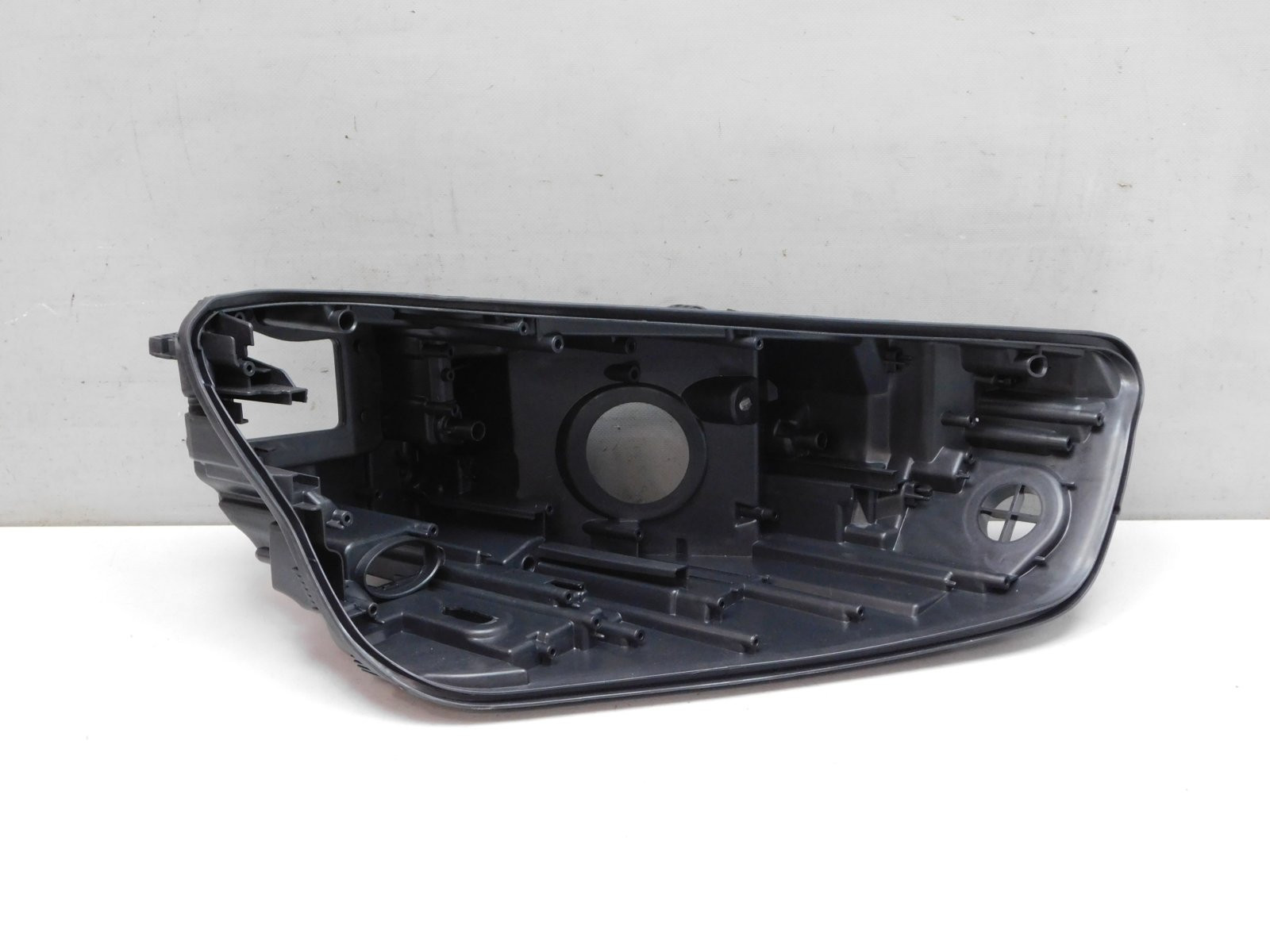 Корпус фары правой Audi Q5 2017>