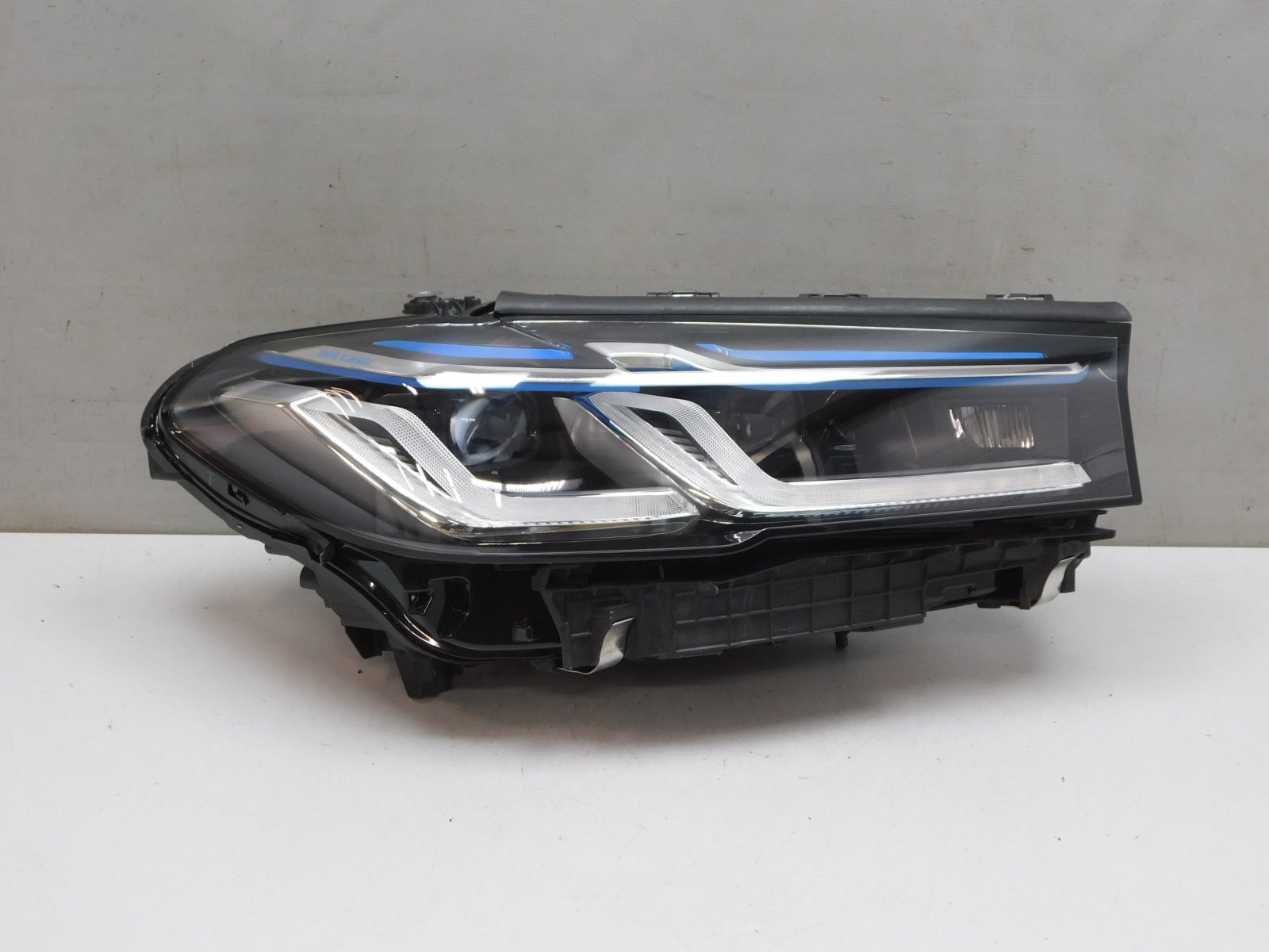 Фара правая BMW 5-серия G30 2016>