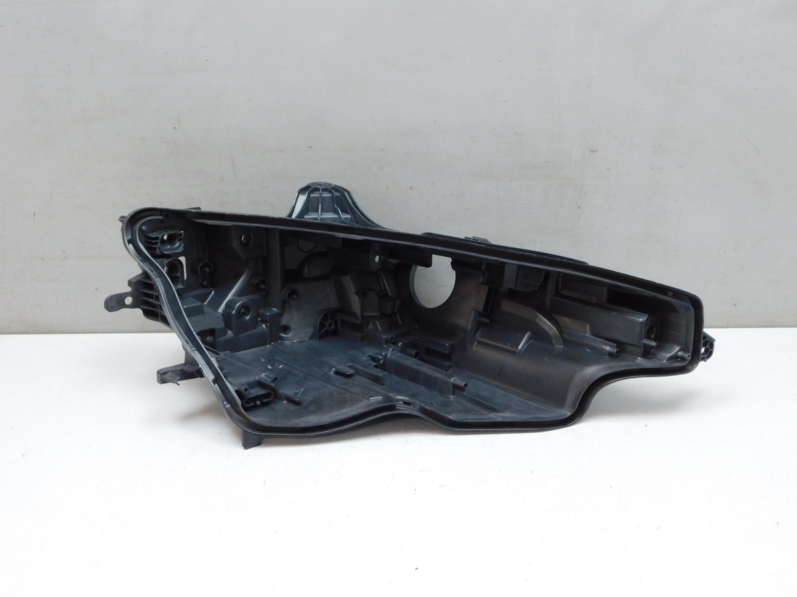 Корпус фары правой Volvo S60 2019>