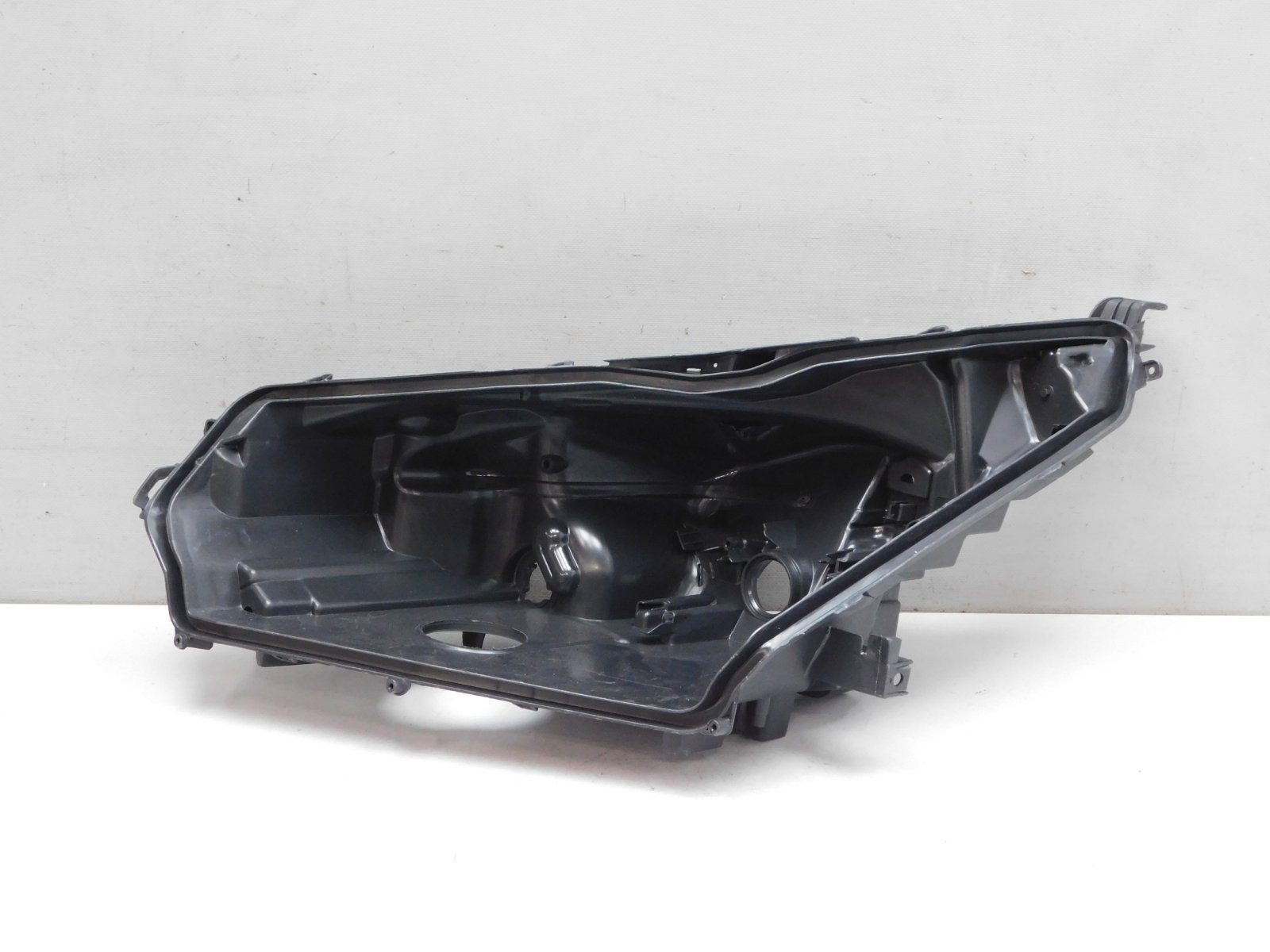 Корпус фары левой Lexus NX 200 2014>
