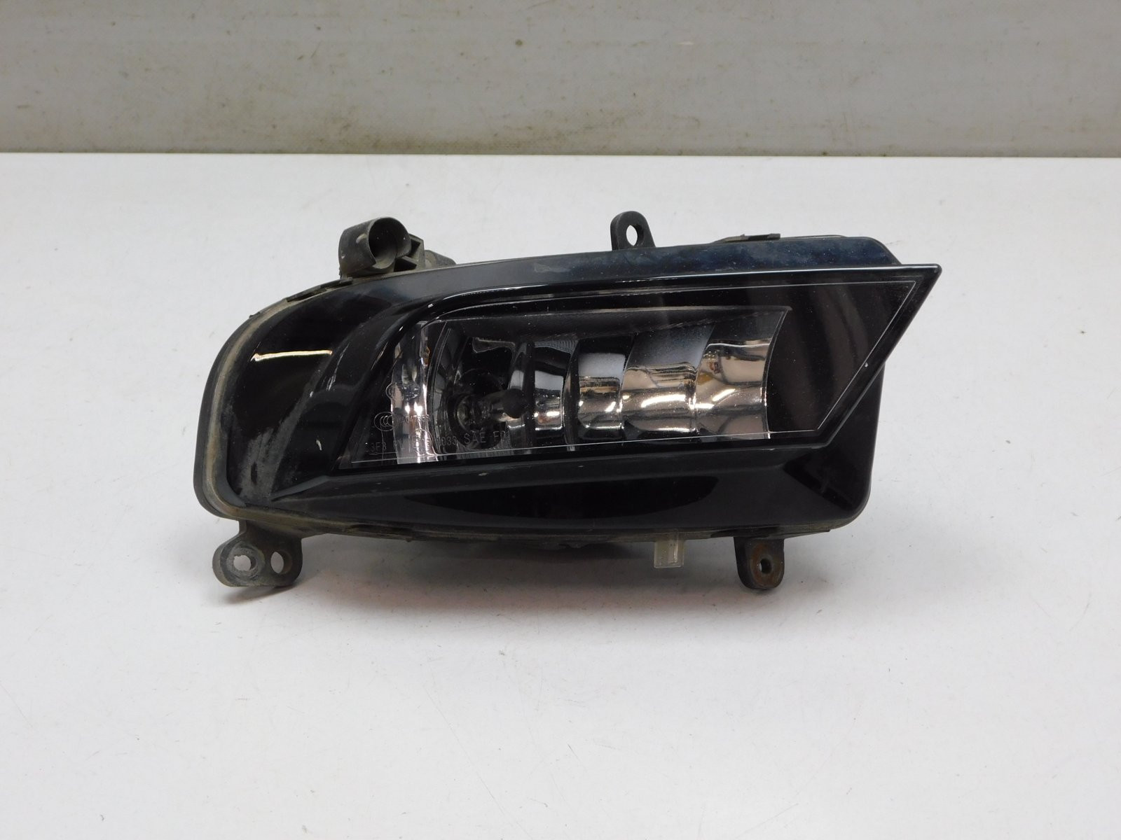 Фара противотуманная правая Audi A4 [B8] 2007-2015