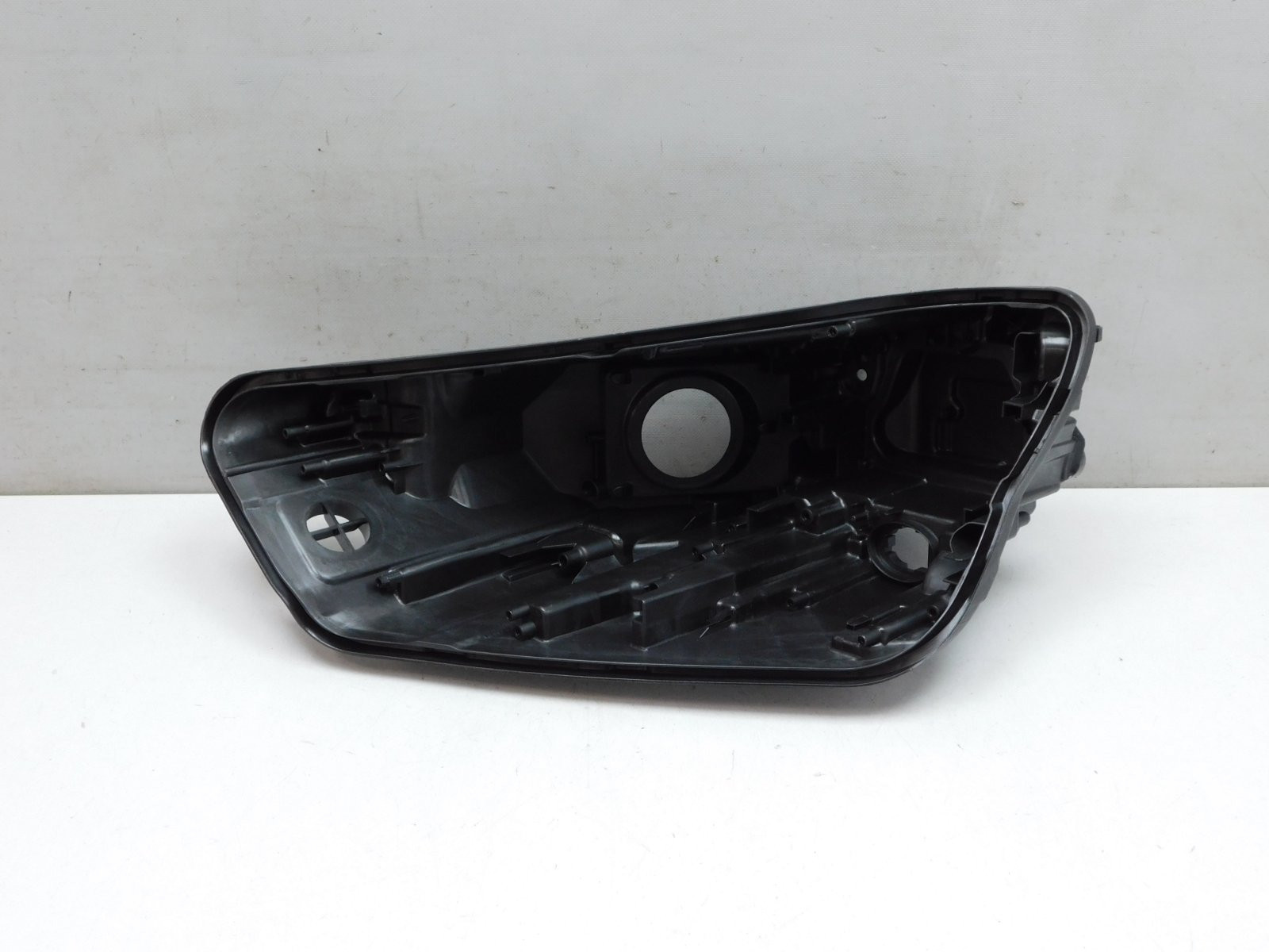 Корпус фары левой Audi Q5 2017>