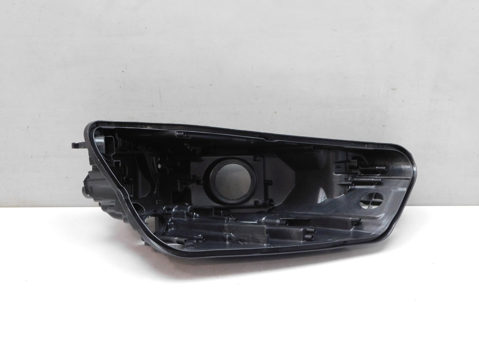 Корпус фары правой Audi Q5 2017>