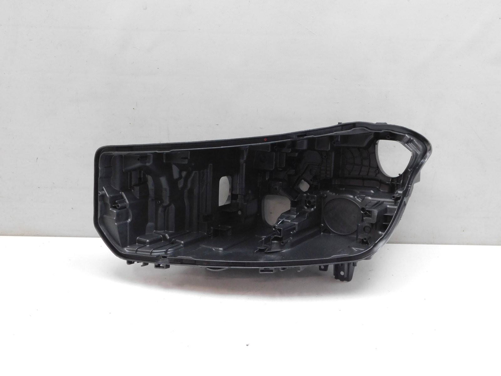 Корпус фары левой BMW 6-серия Gran Turismo G32 2017>