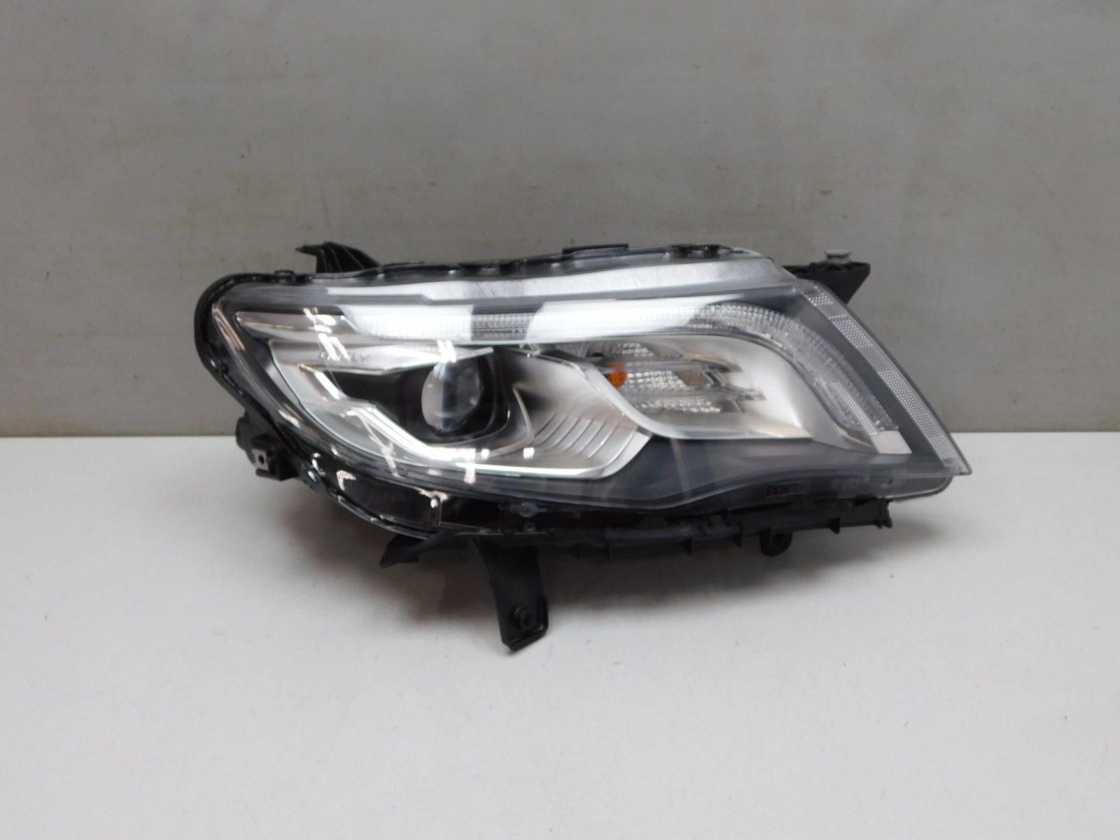 Фара правая Geely Atlas 2017>