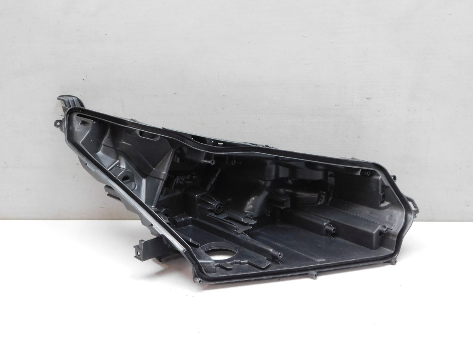 Корпус фары правой Lexus NX 200 2014>