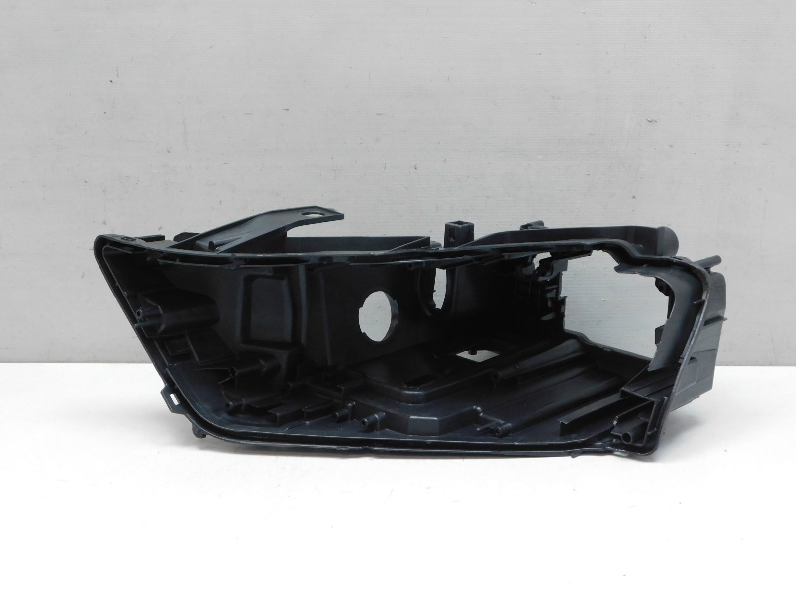 Корпус фары левой Audi Q3 2012-2018