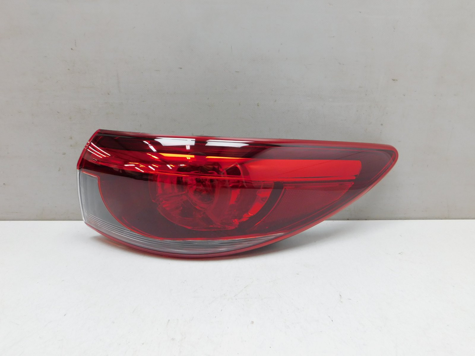 Фонарь задний наружный правый Mazda 6 (GJ/GL) 2013>