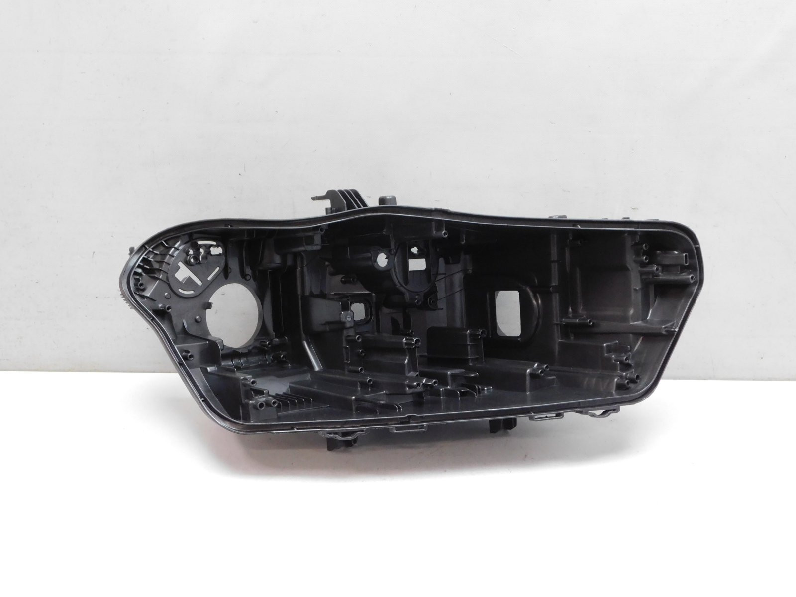 Корпус фары правой BMW X5 G05 2018>