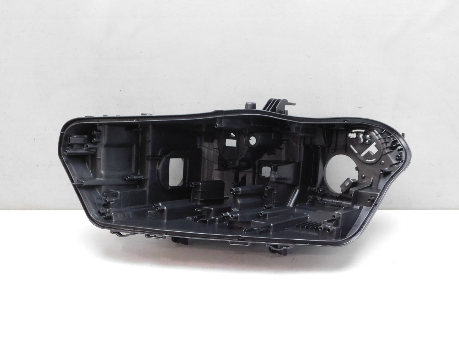 Корпус фары левой BMW X5 G05 2018>