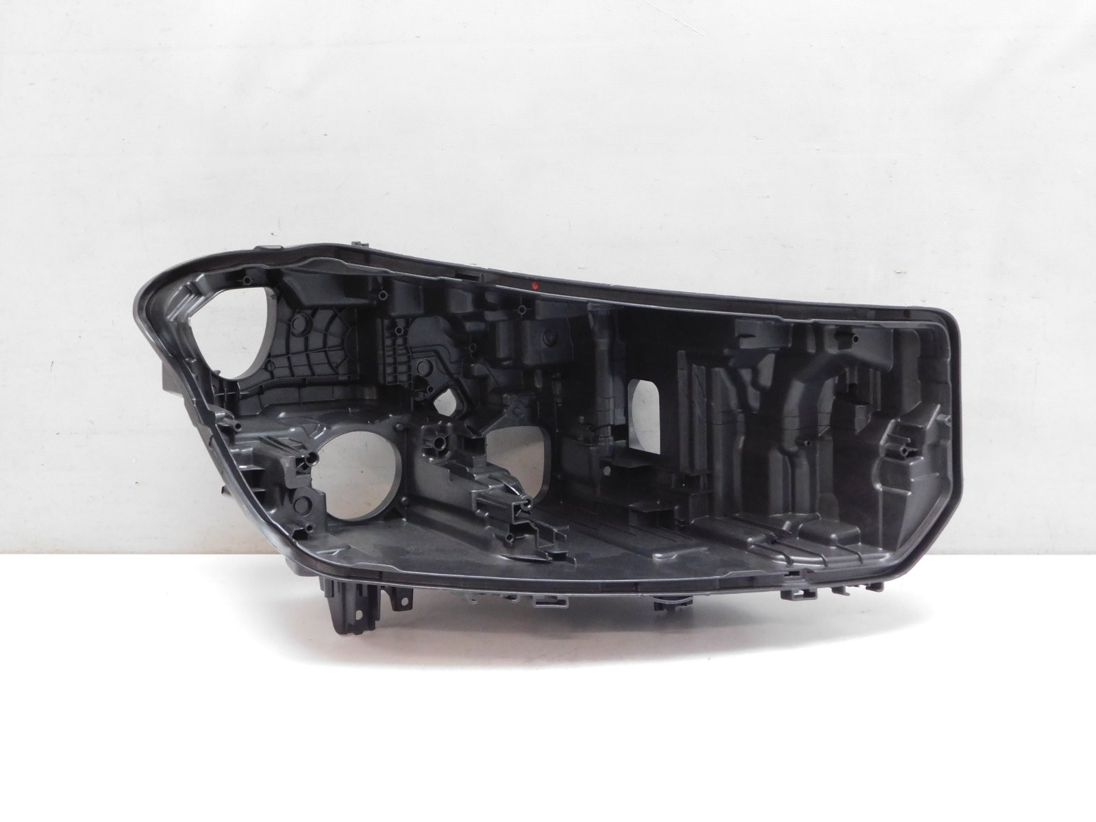 Корпус фары правой BMW 6-серия Gran Turismo G32 2017>