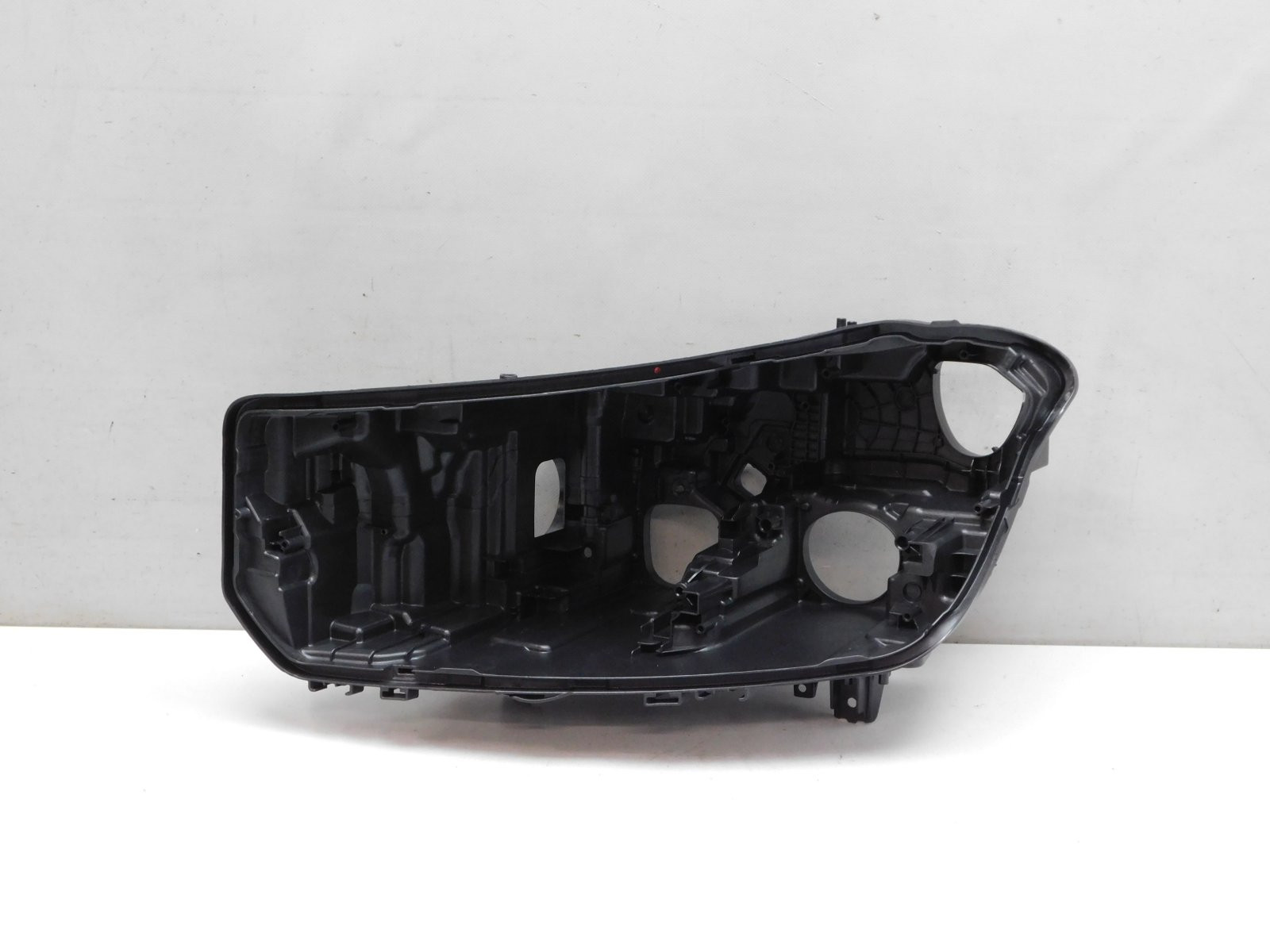 Корпус фары левой BMW 6-серия Gran Turismo G32 2017>