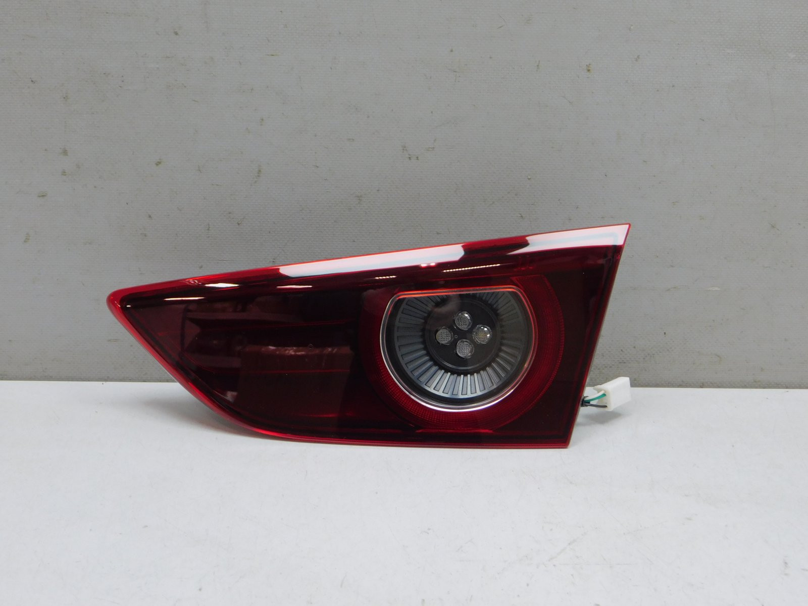 Фонарь задний внутренний правый Mazda 3 (BP) 2019>