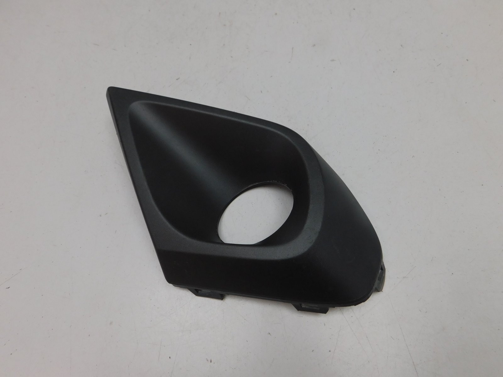 Решетка в бампер левая Renault Duster II 2021>