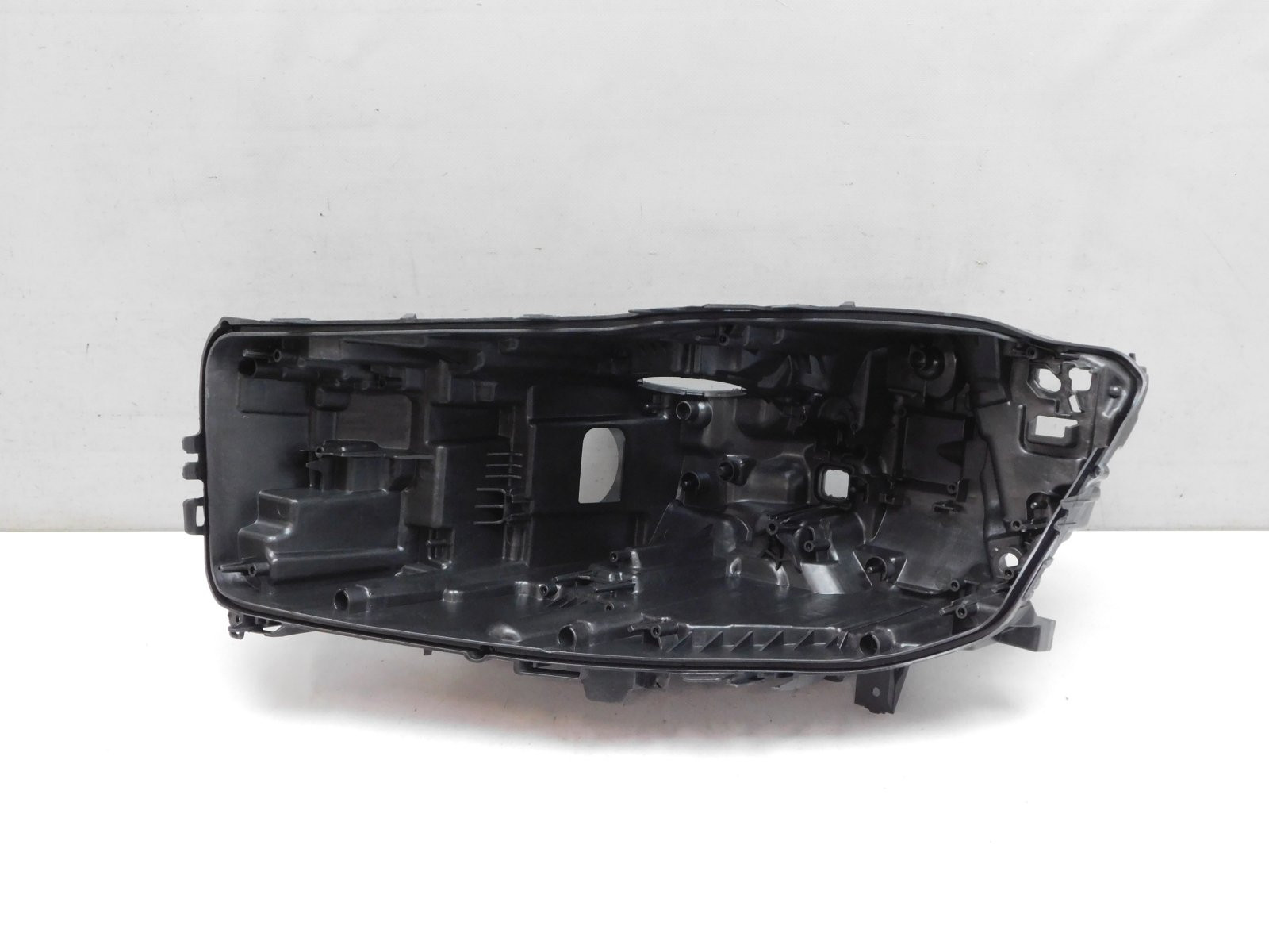 Корпус фары левой BMW 7-серия G11/G12 2014>