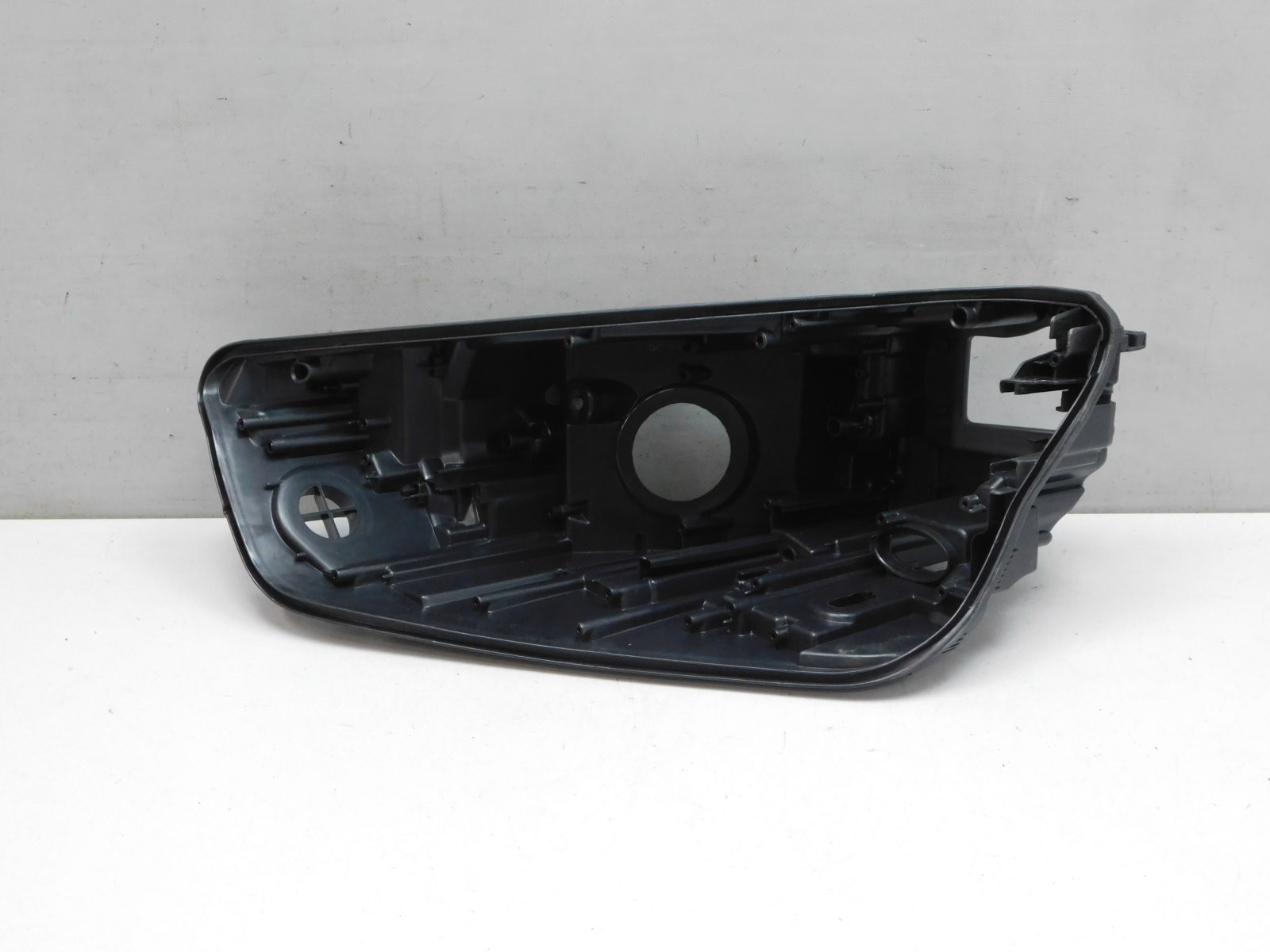 Корпус фары левой Audi Q5 2017>