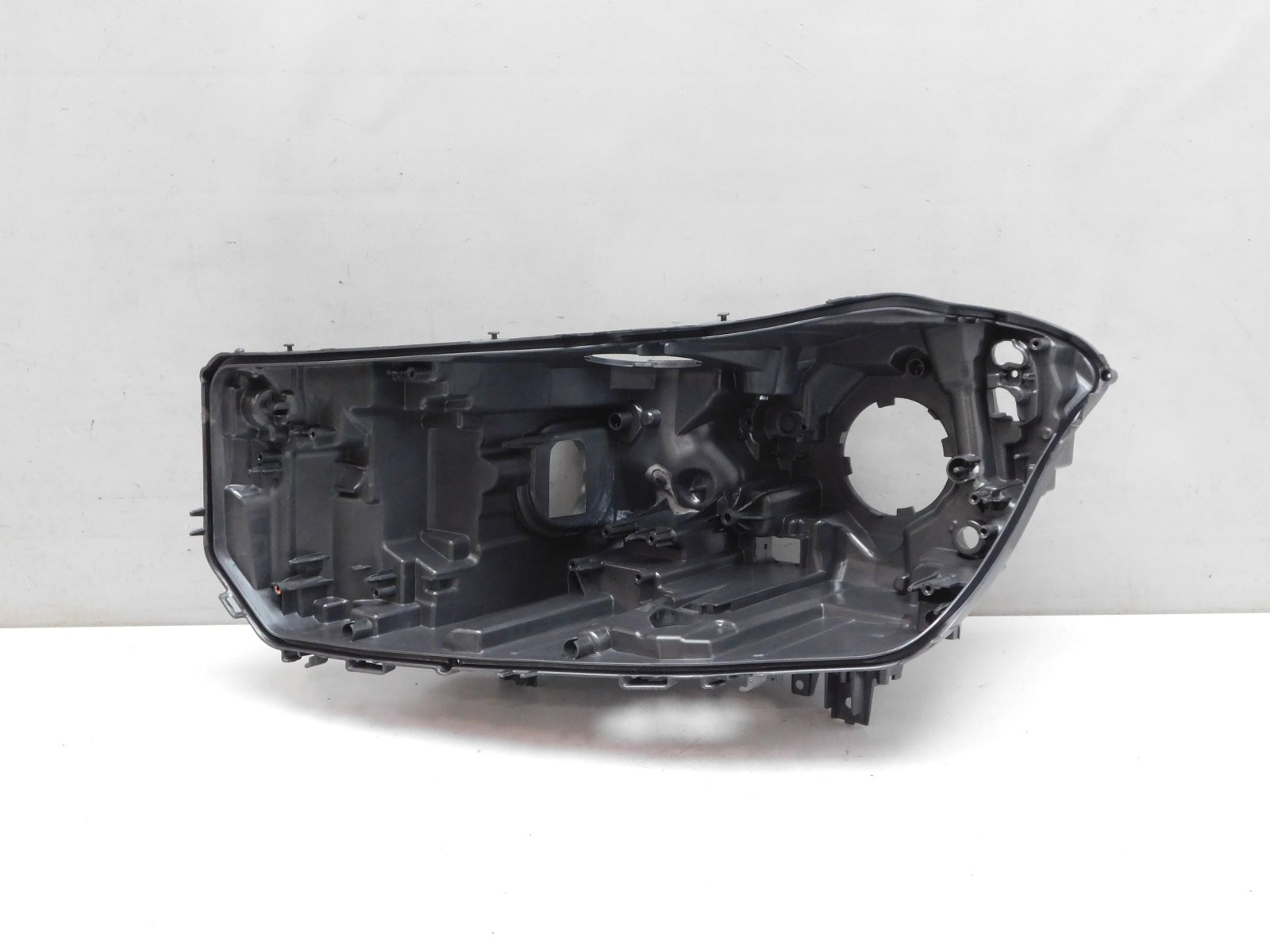 Корпус фары левой BMW 6-серия Gran Turismo G32 2017>