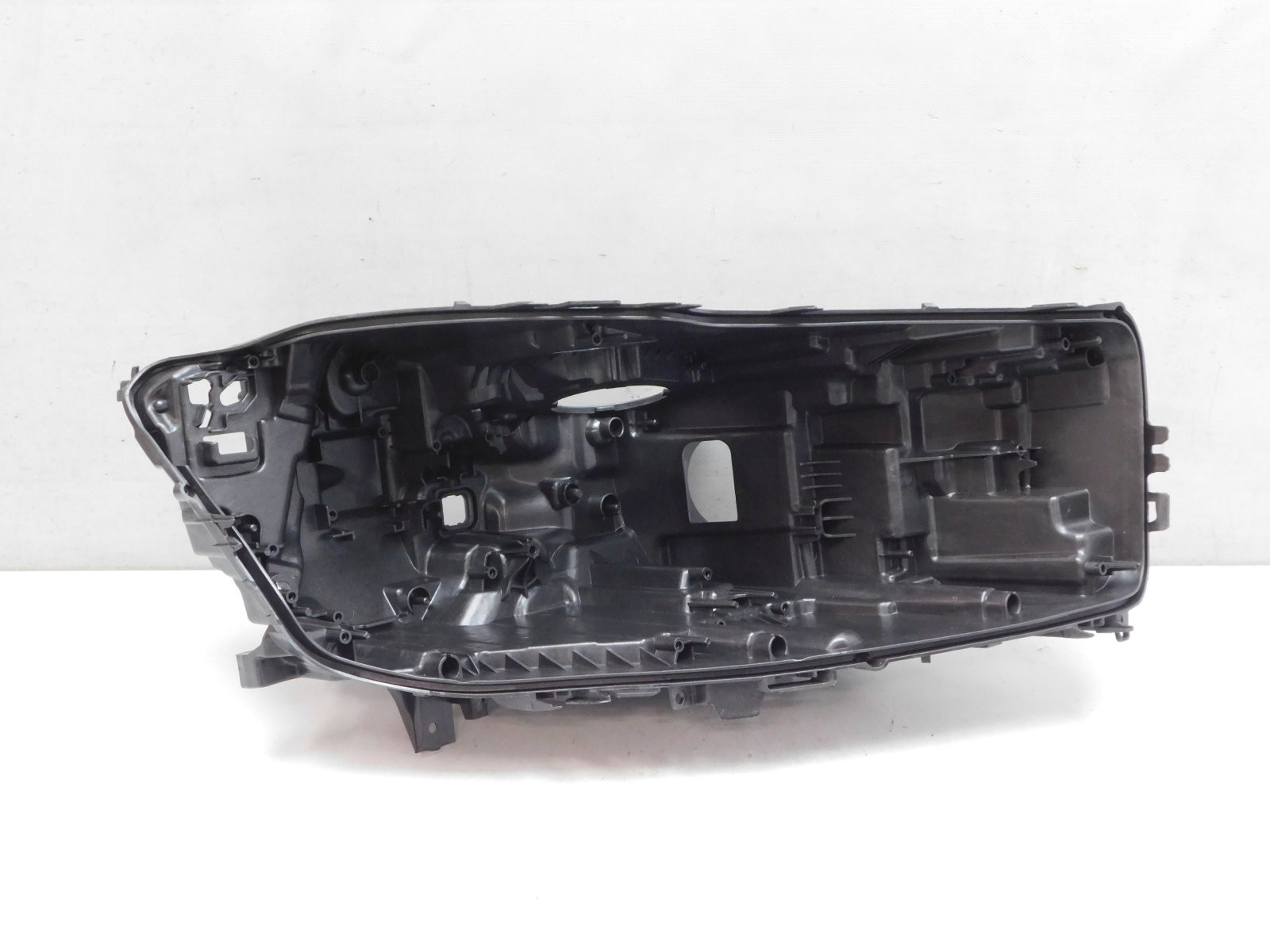 Корпус фары правой BMW 7-серия G11/G12 2014>