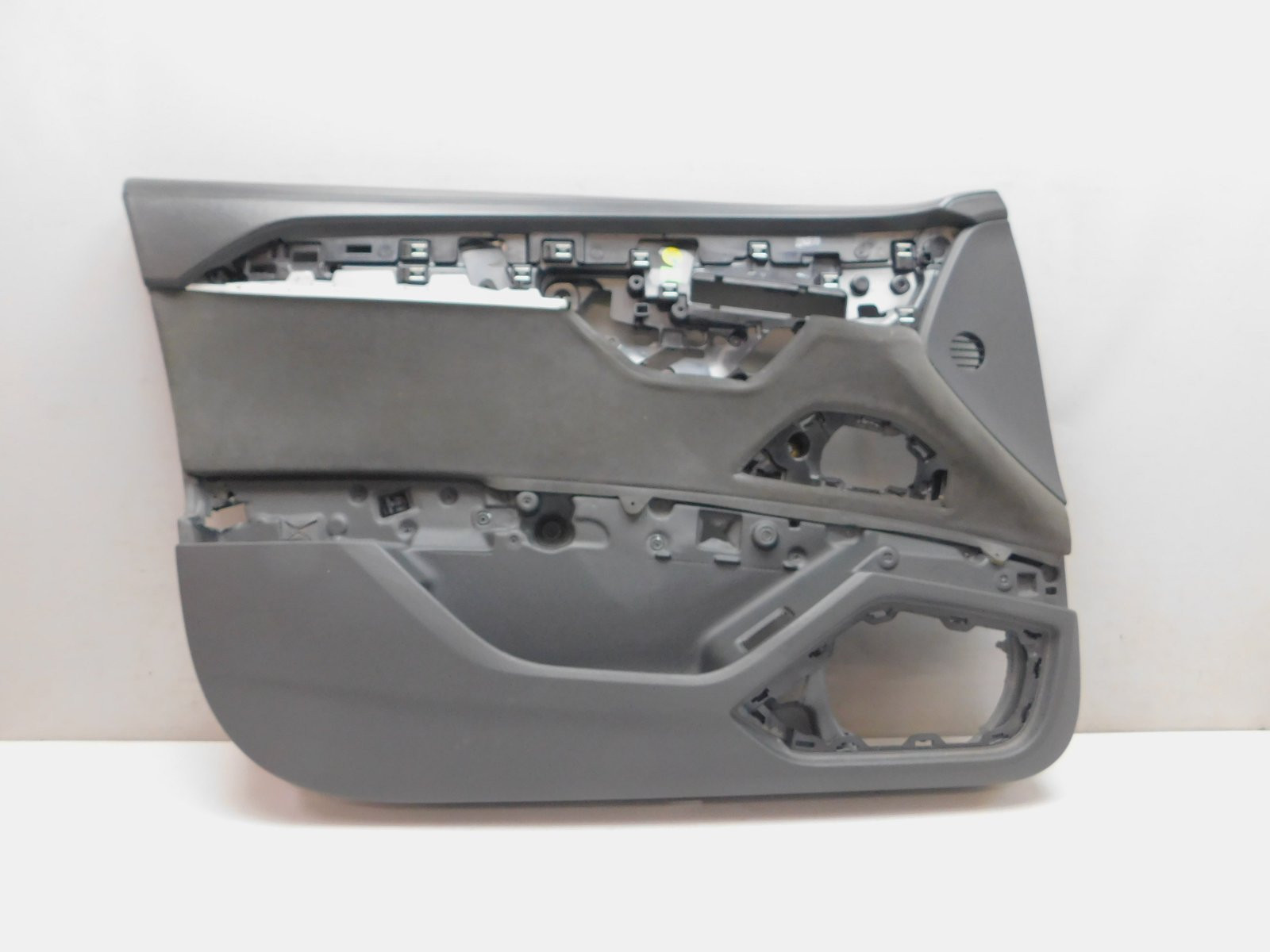 Обшивка двери передней левой Audi A8 [4N] 2018>