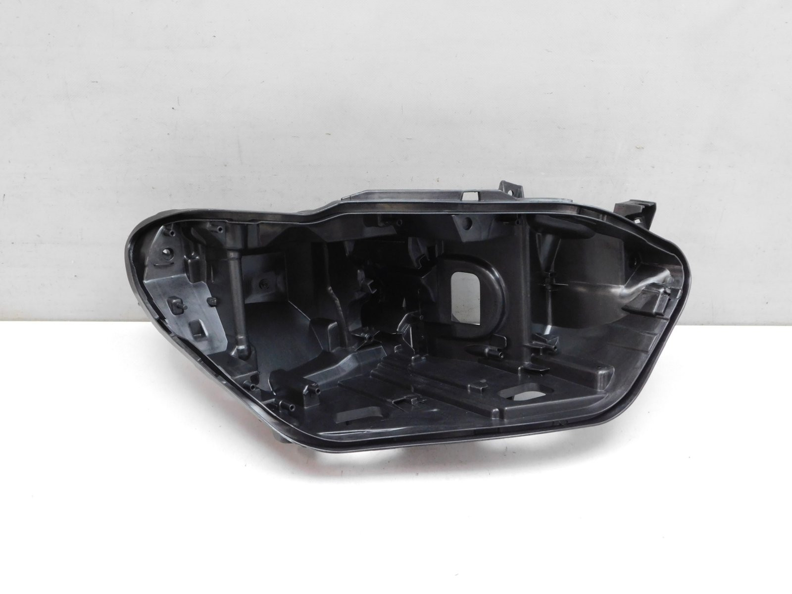 Корпус фары правой BMW 1-серия F20/F21 2011>