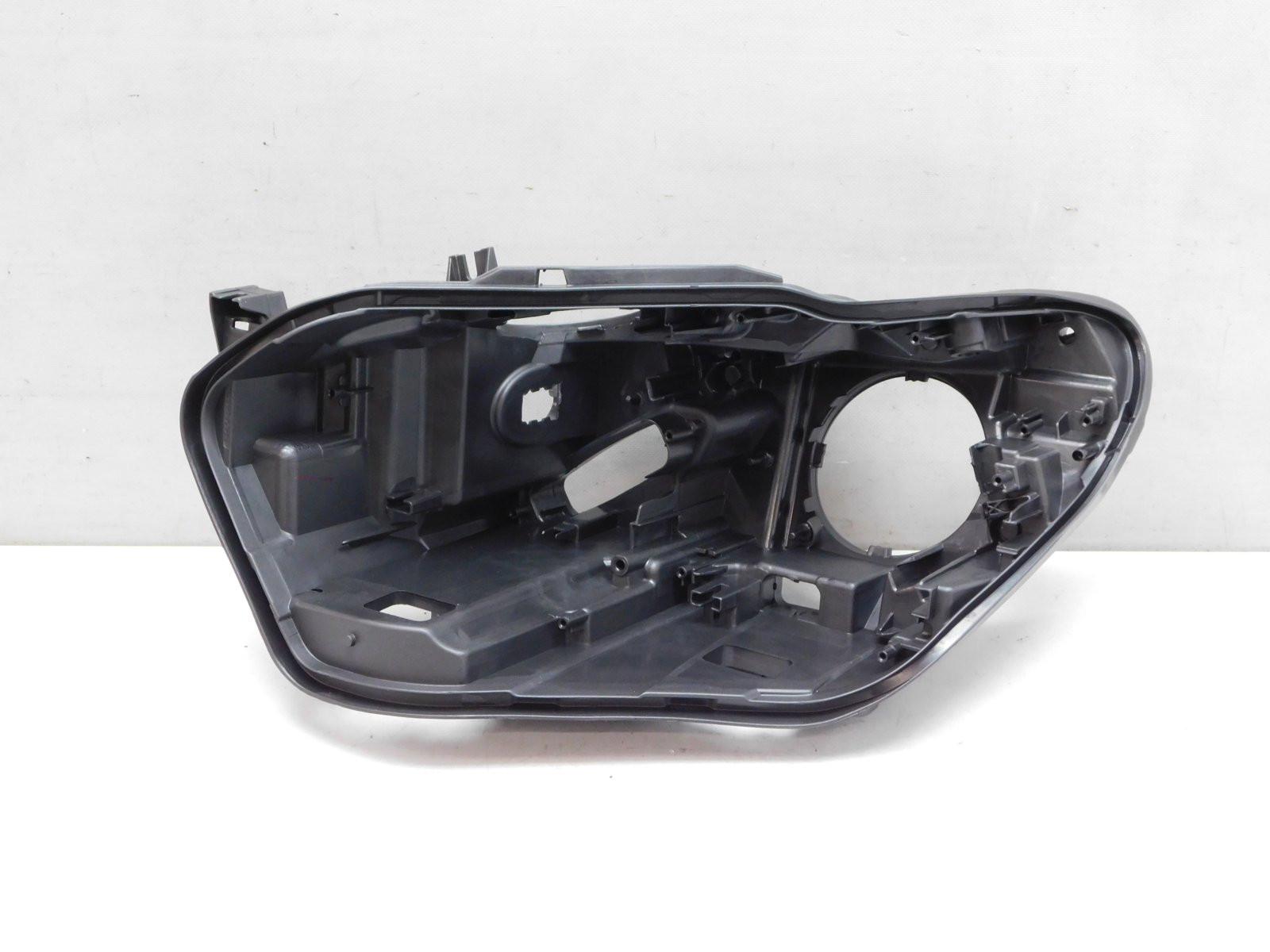 Корпус фары левой BMW 1-серия F20/F21 2011>