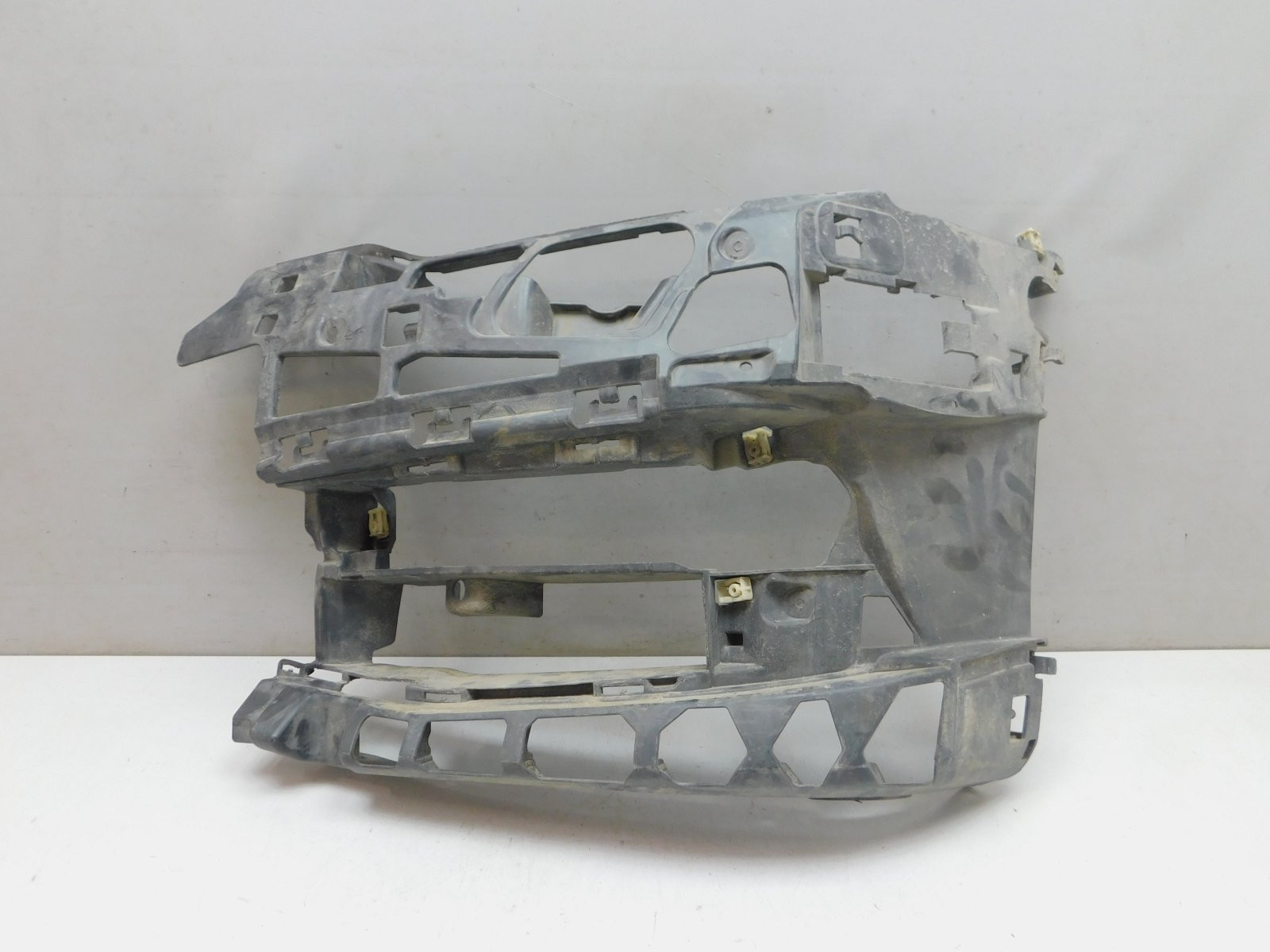 Кронштейн переднего бампера BMW 5-серия G30 2016>